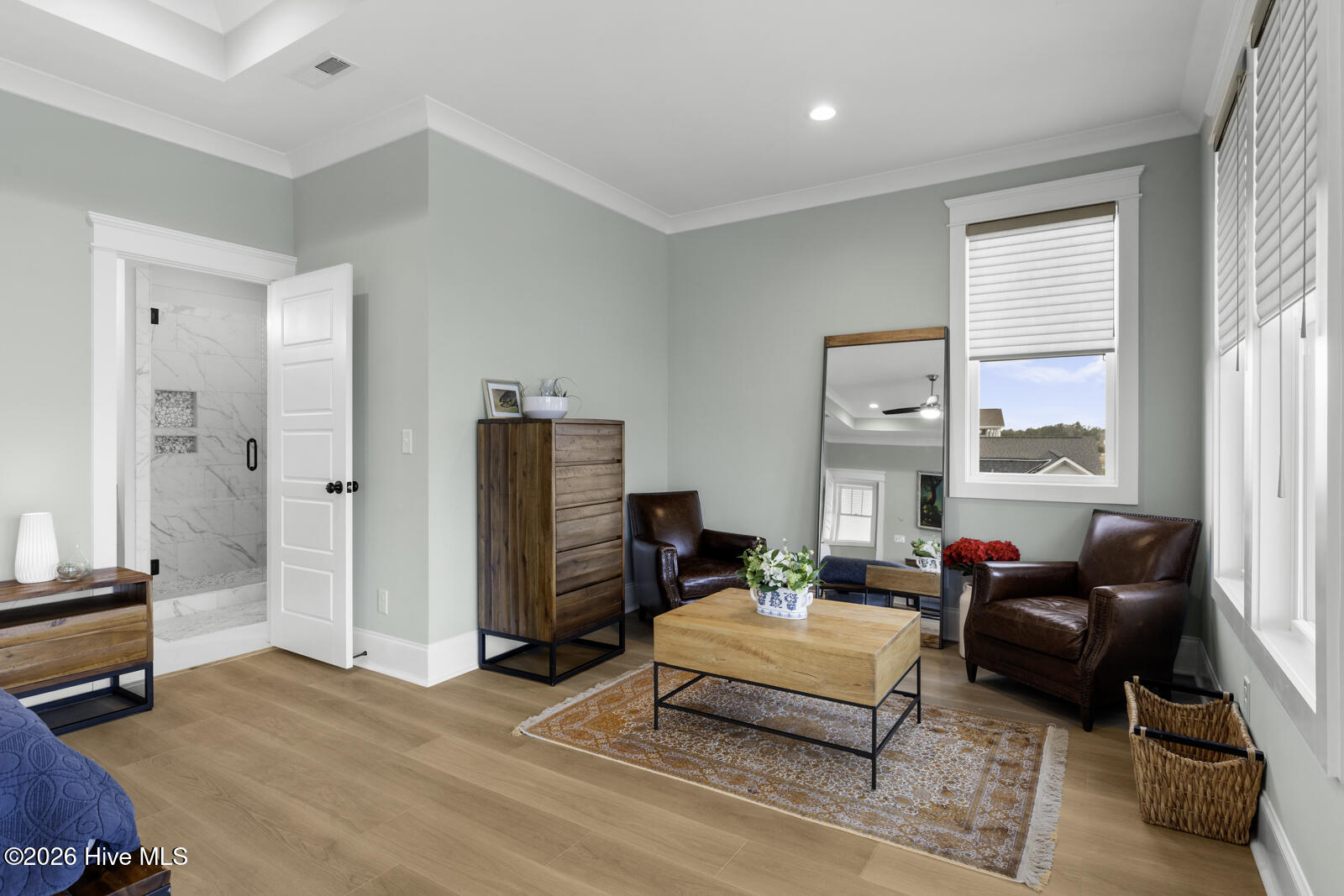 100557738 | Photo 34