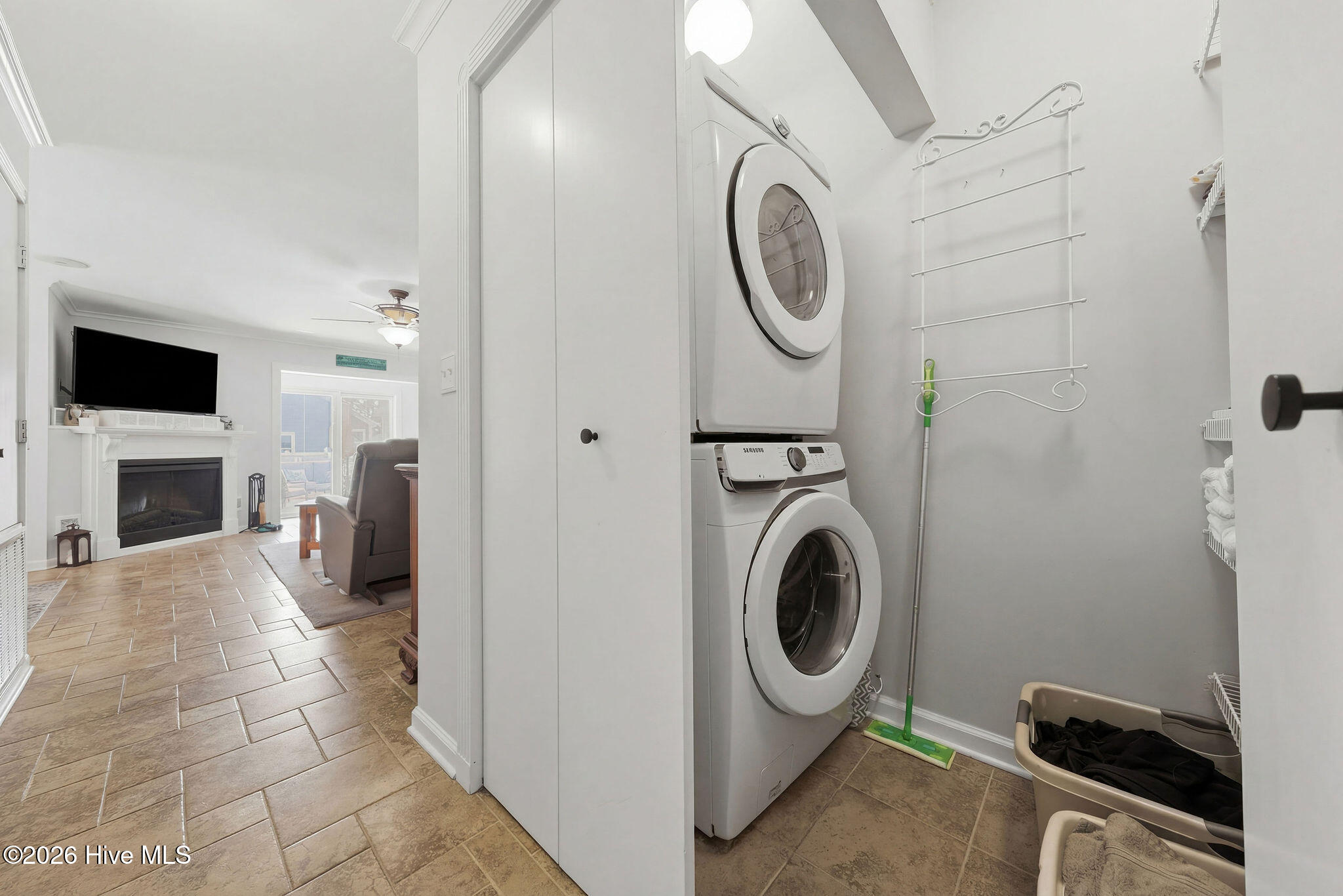 100564748 | Photo 44