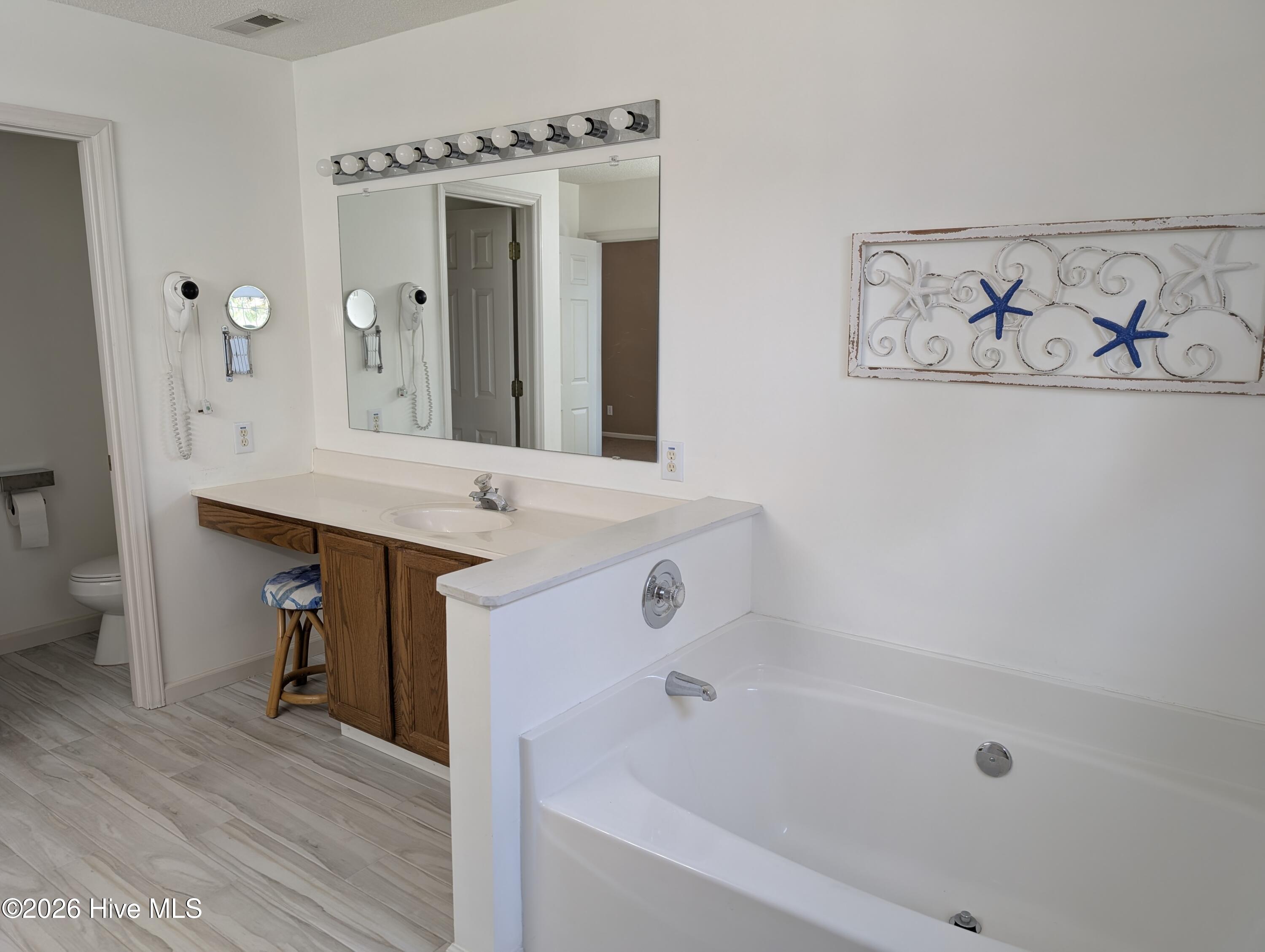 100561832 | Photo 20