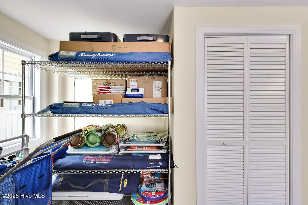 100564963 | Photo 11