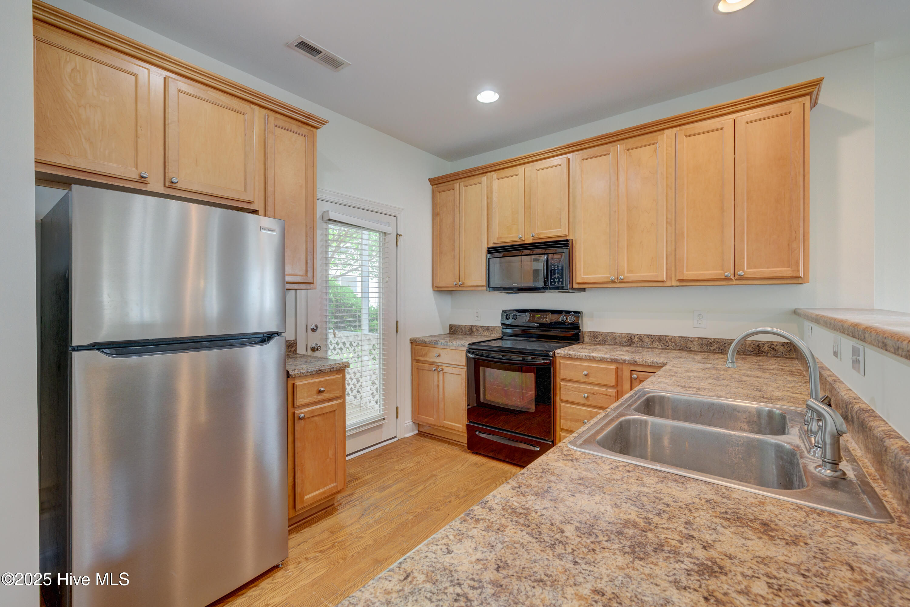 104 Phoebee Court, Hampstead, NC 28443 – photo 11: 104PhoebeeCourt-17