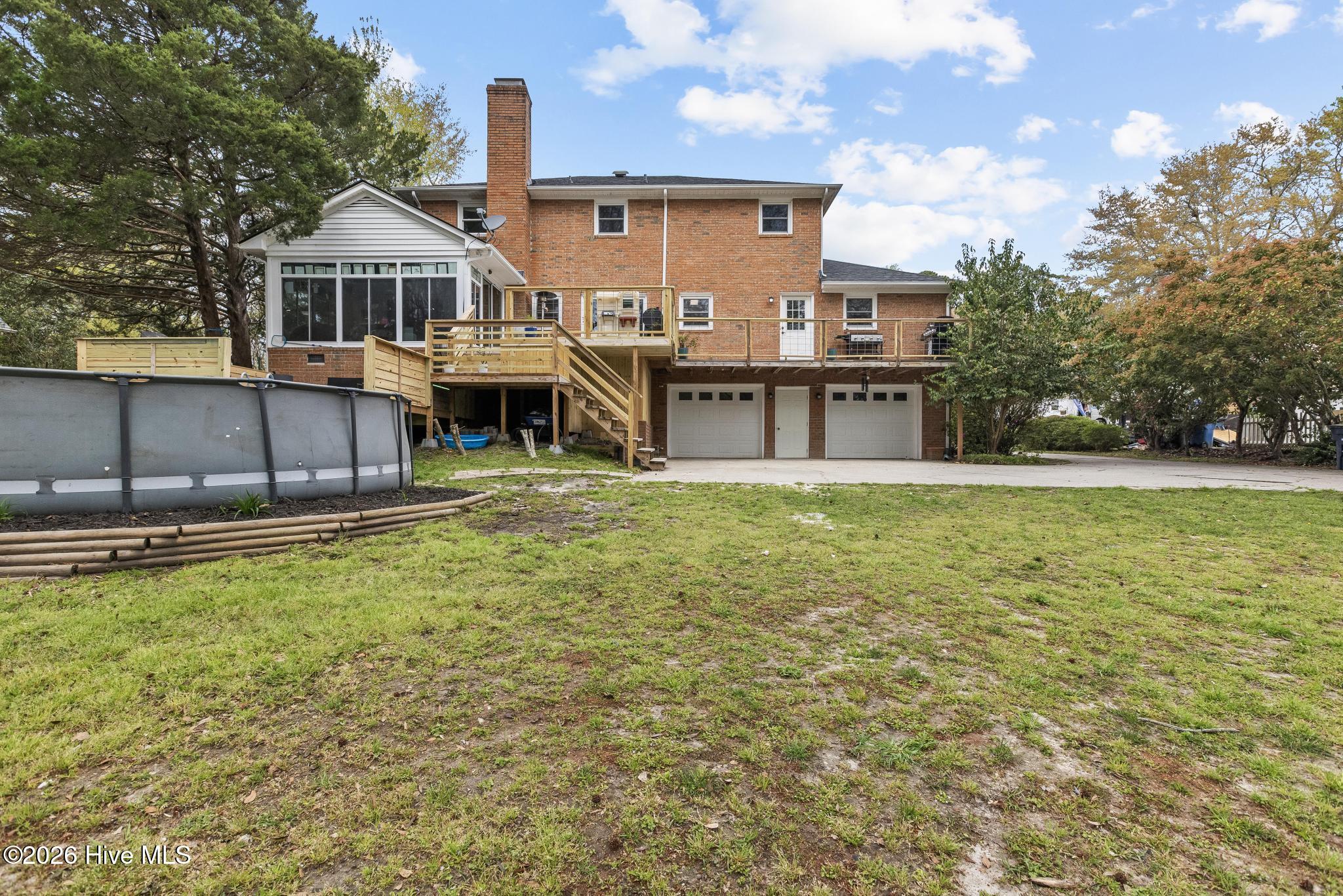 100563926 | Photo 48