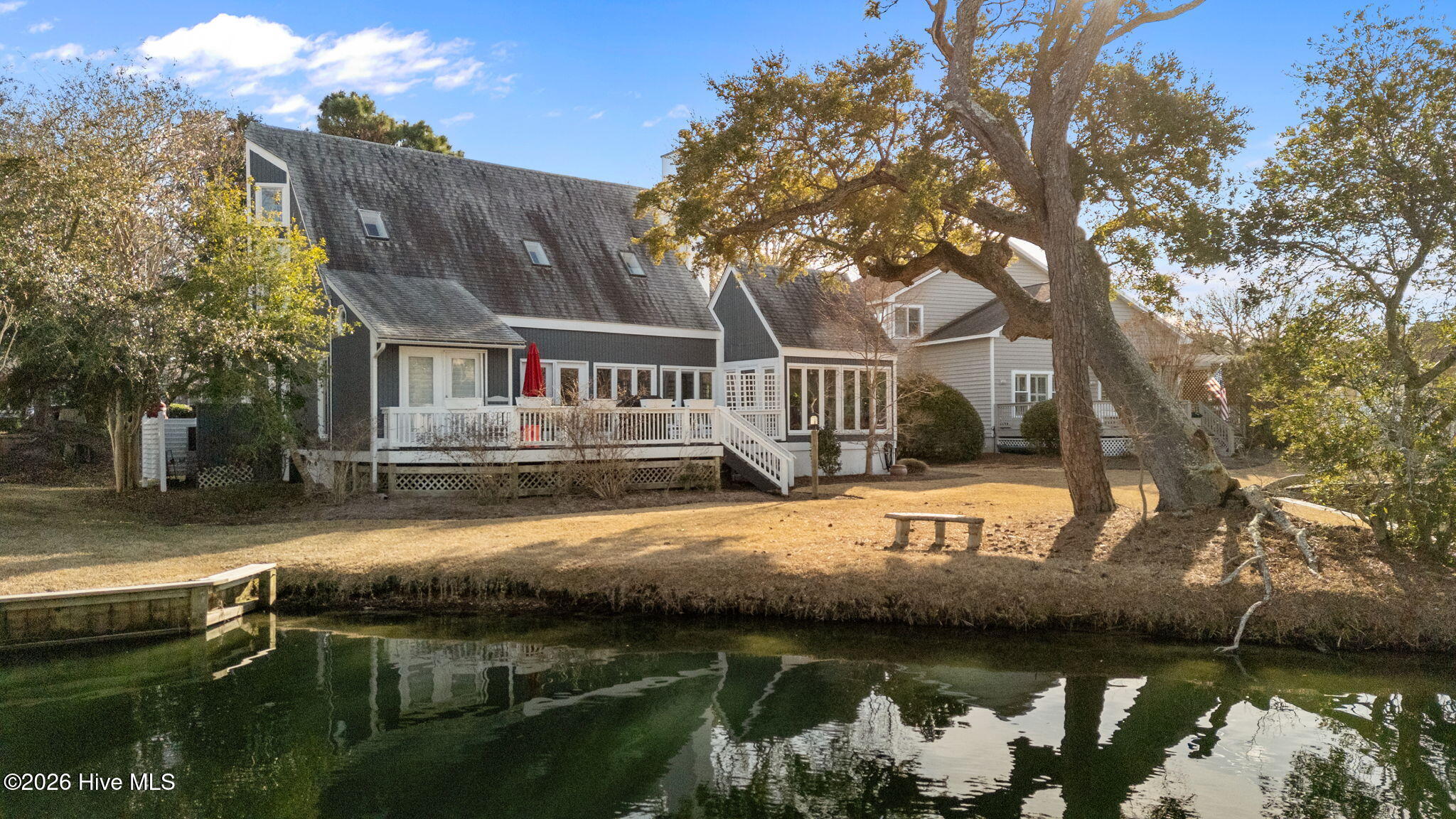 100551072 | Photo 15