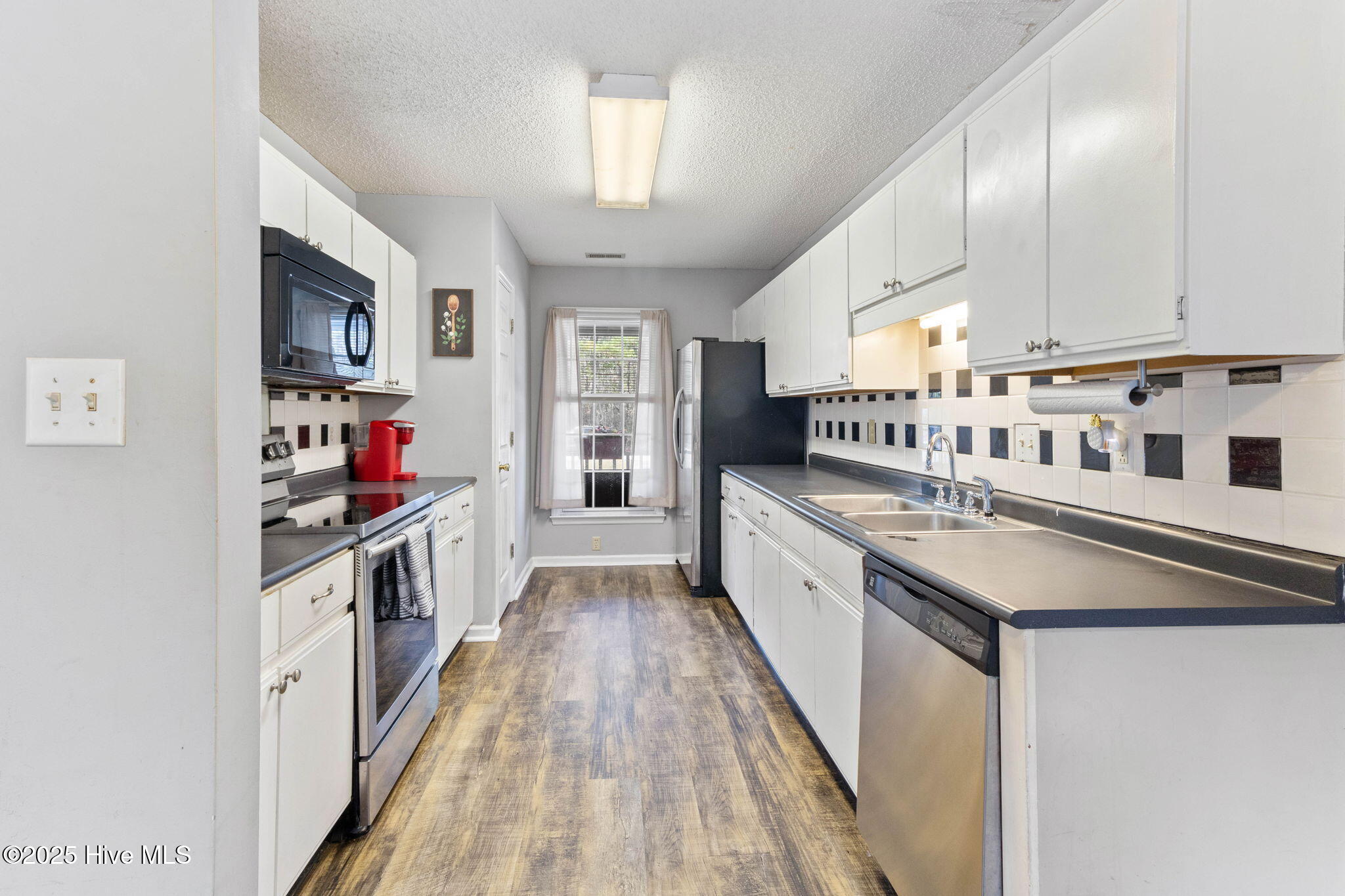 147 Liberty Park Road, Jacksonville, NC 28540 – photo 11: 11-web-or-mls-IMG_7195RE