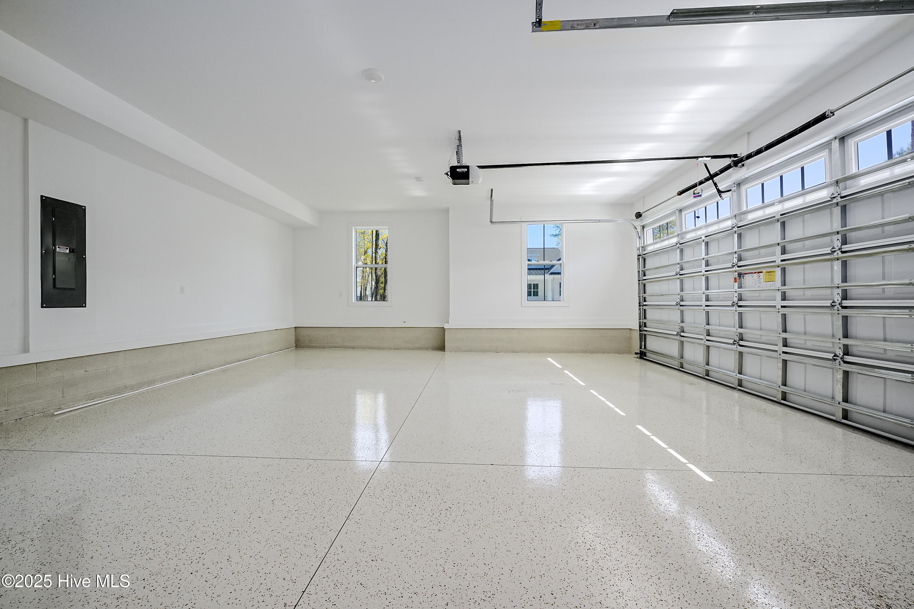 100543338 | Photo 31