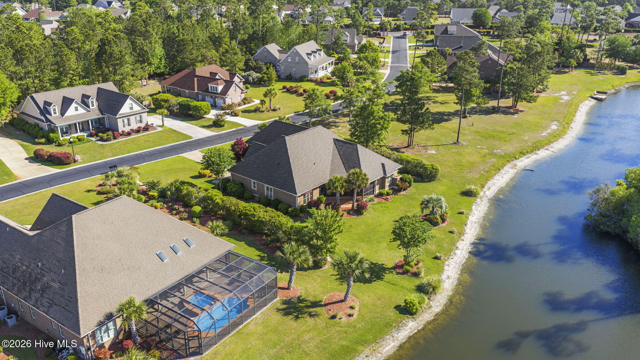 100568183 | Photo 45