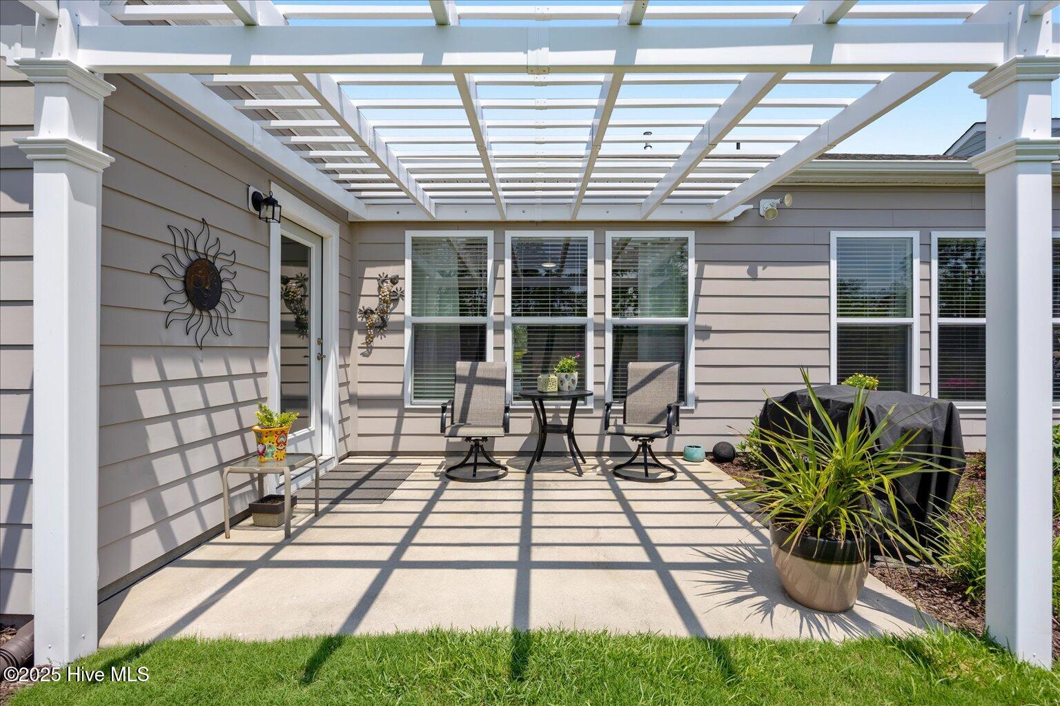 100509338 | Photo 35