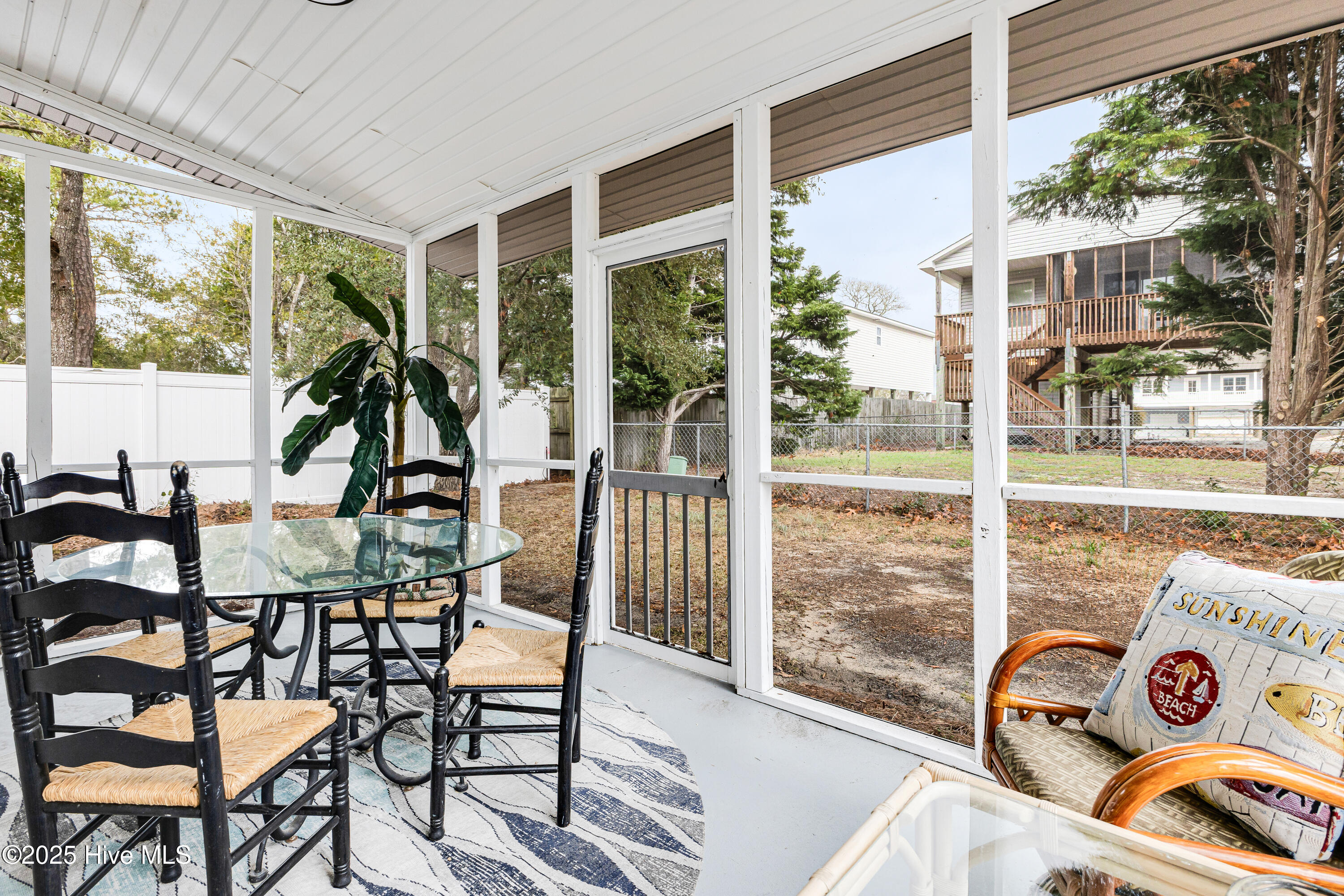 100501720 | Photo 34