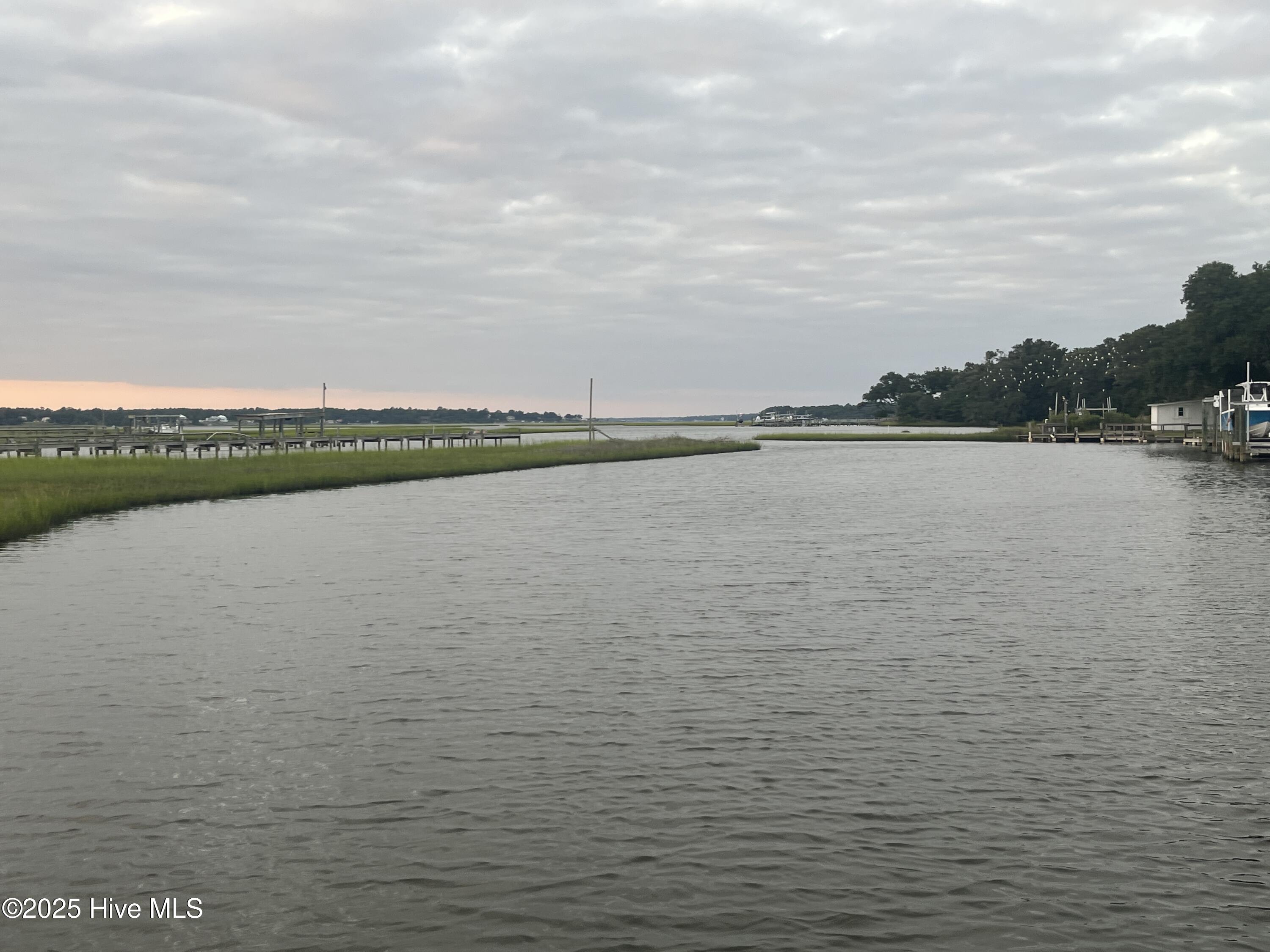 100530380 | Photo 10