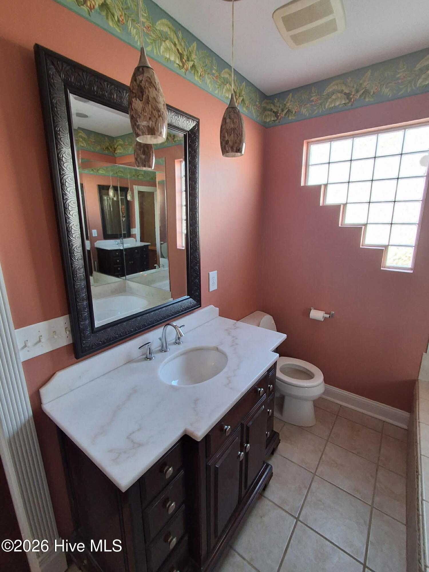 100554773 | Photo 12