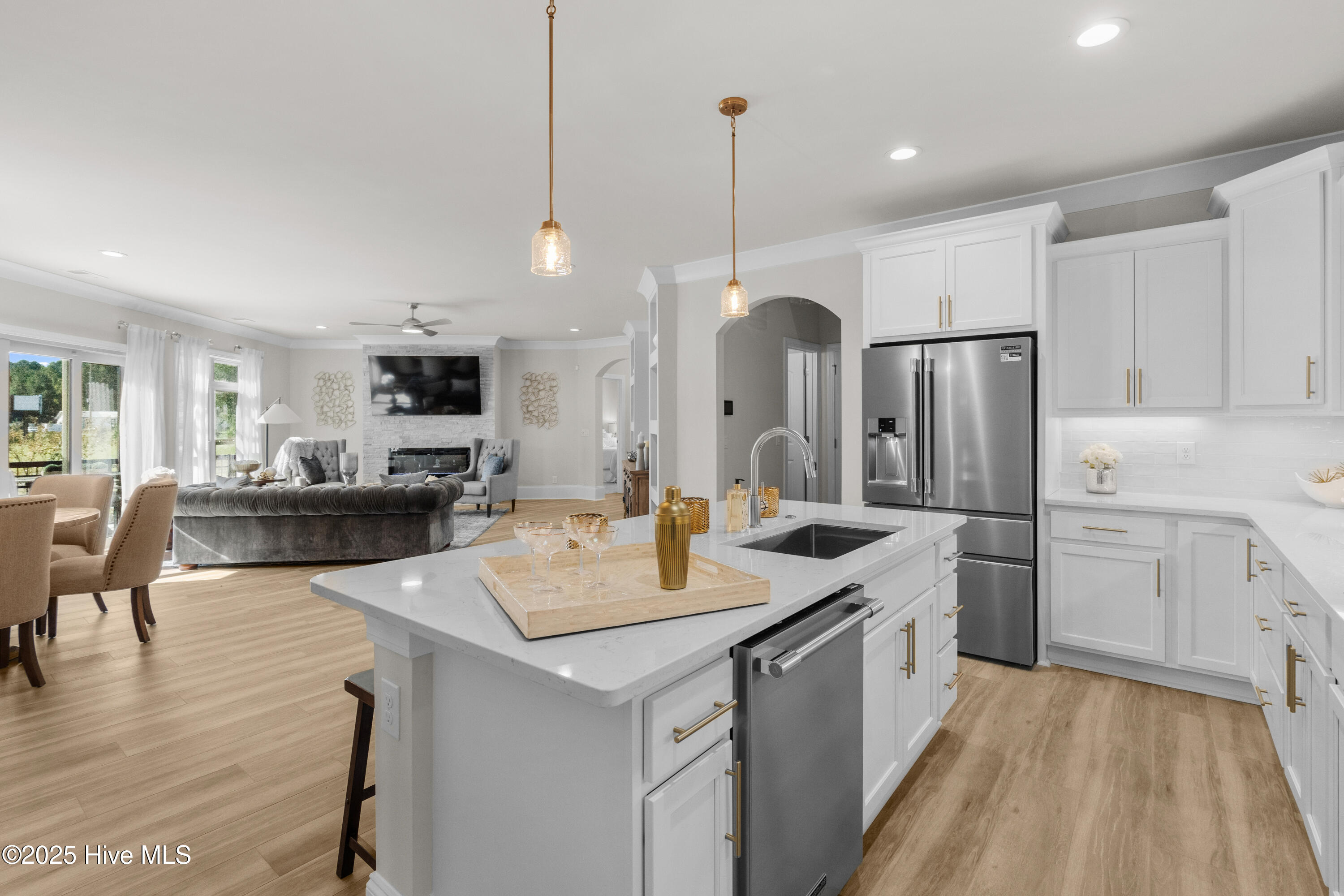 100496810 | Photo 19