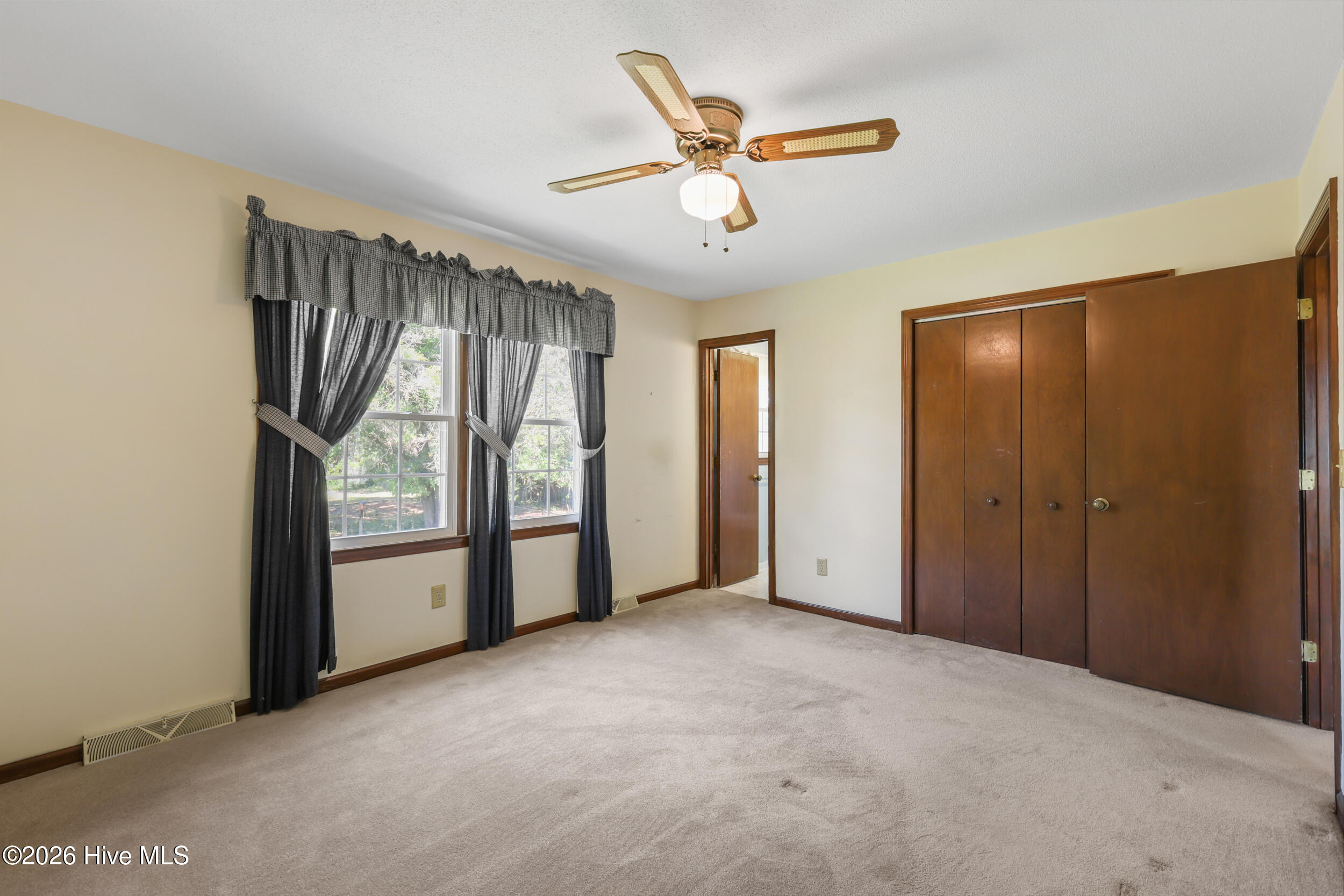 100567633 | Photo 21