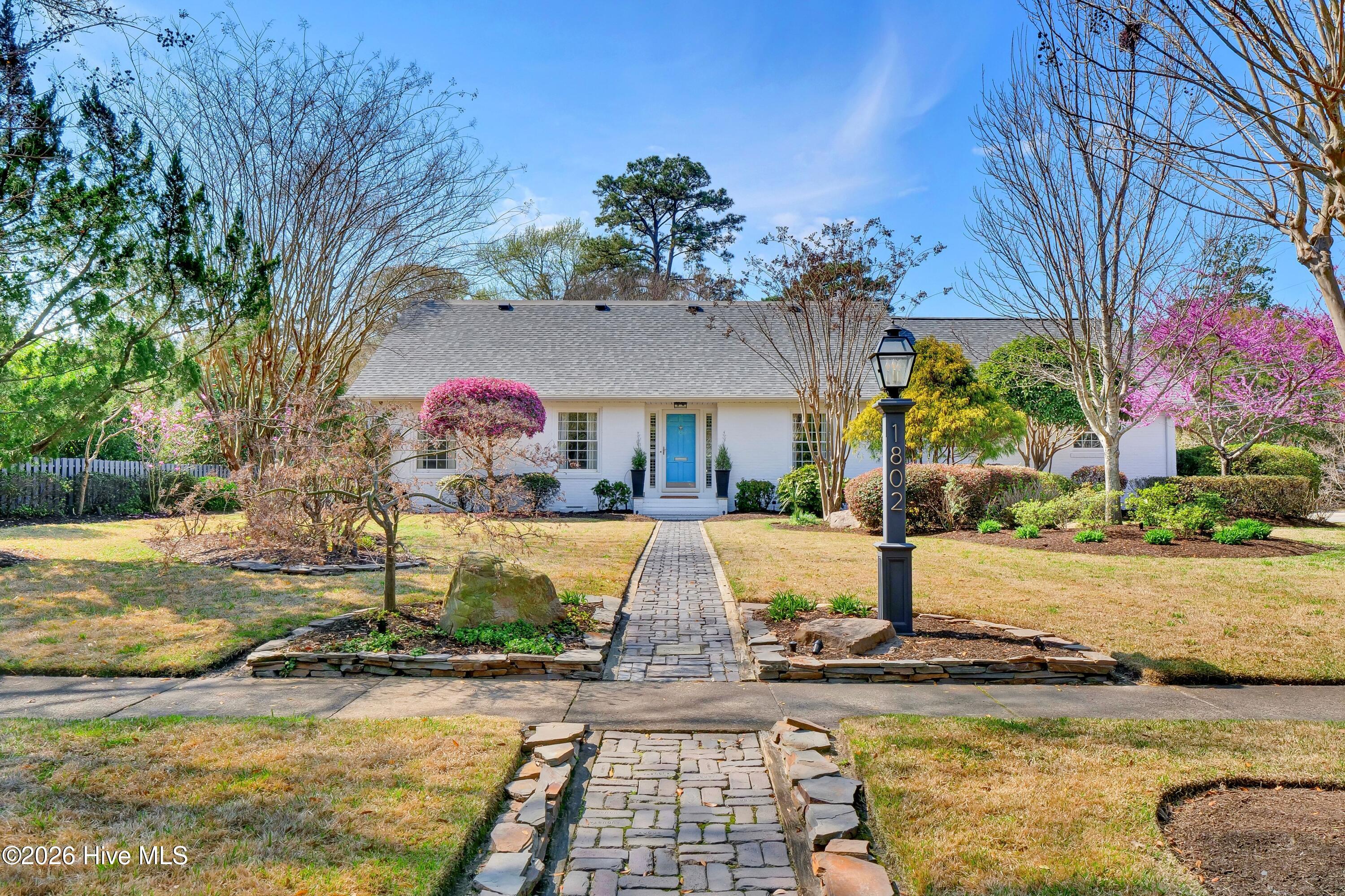 1802 Hawthorne Road, Wilmington, NC 28403 – photo 1 of 35: 001_p3144149_458