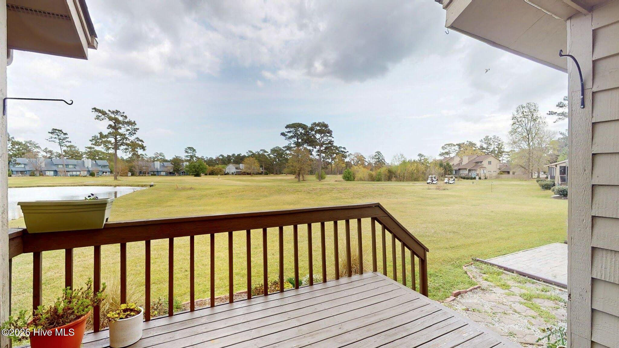 100561610 | Photo 32