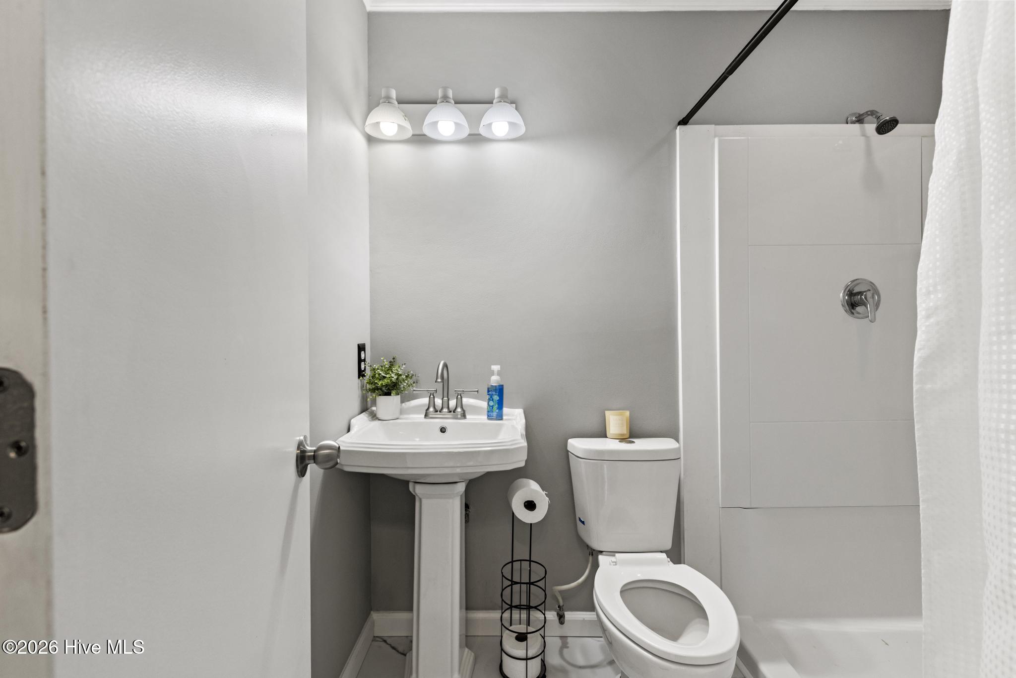 100558586 | Photo 14