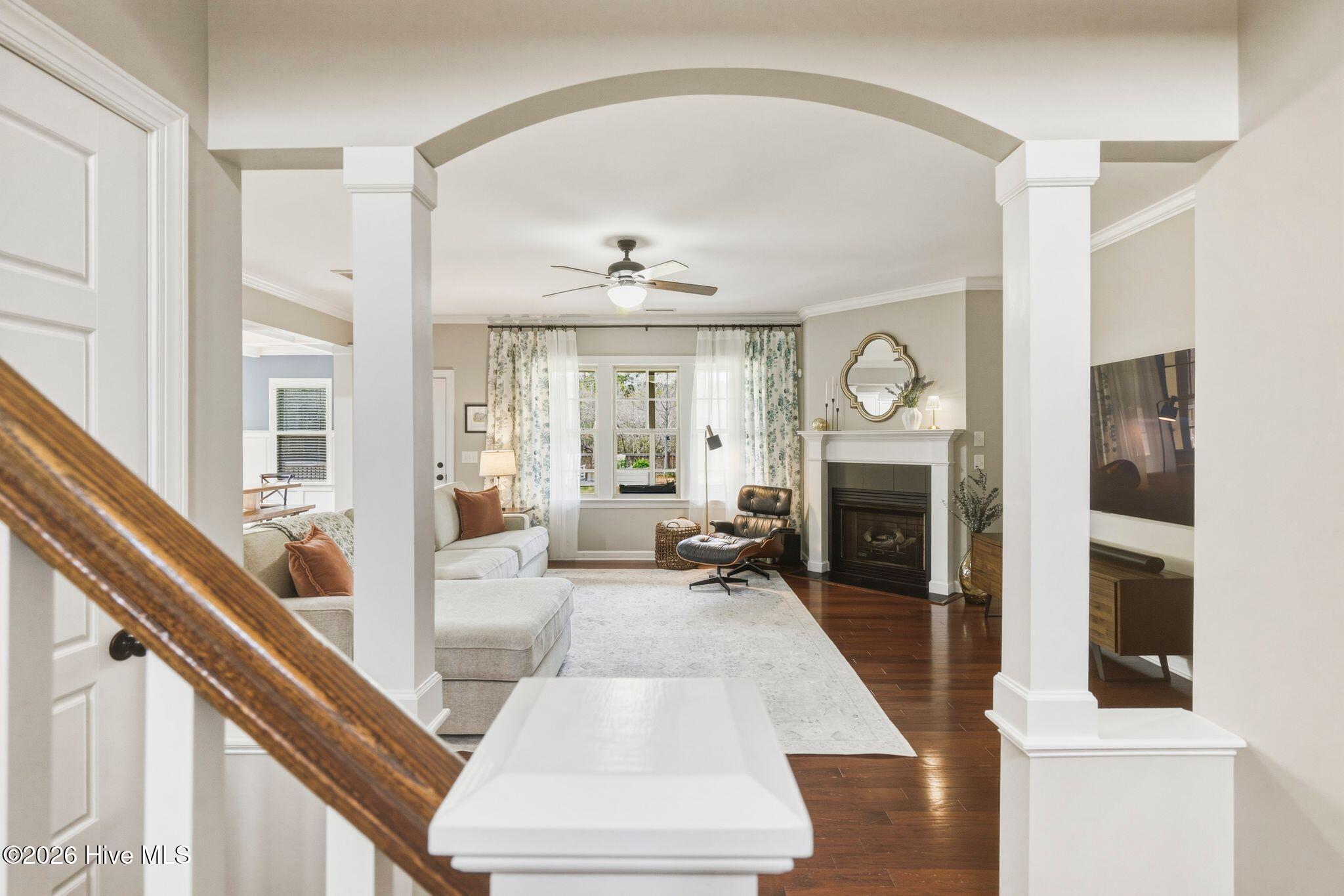 100562110 | Photo 11