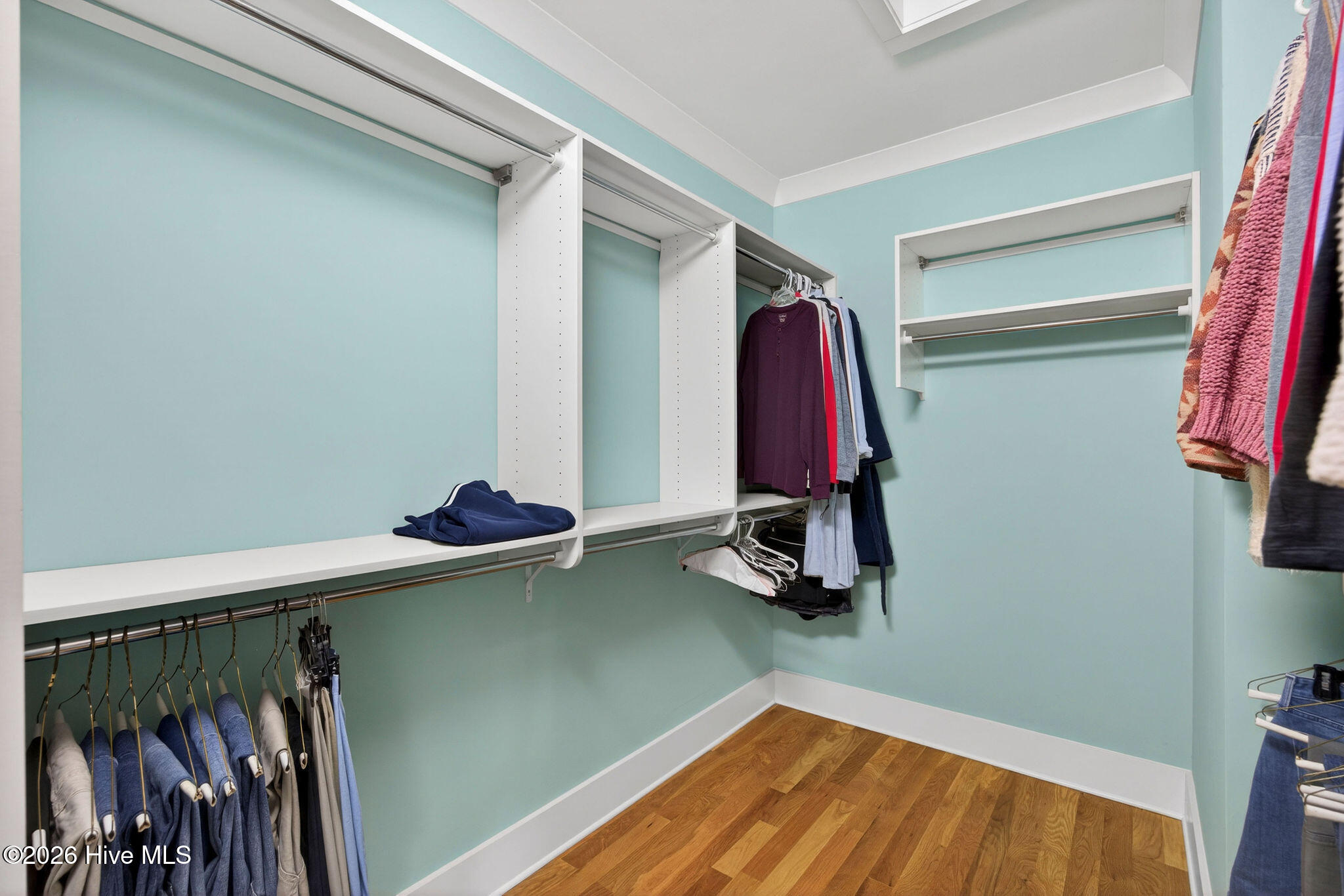 100548622 | Photo 29