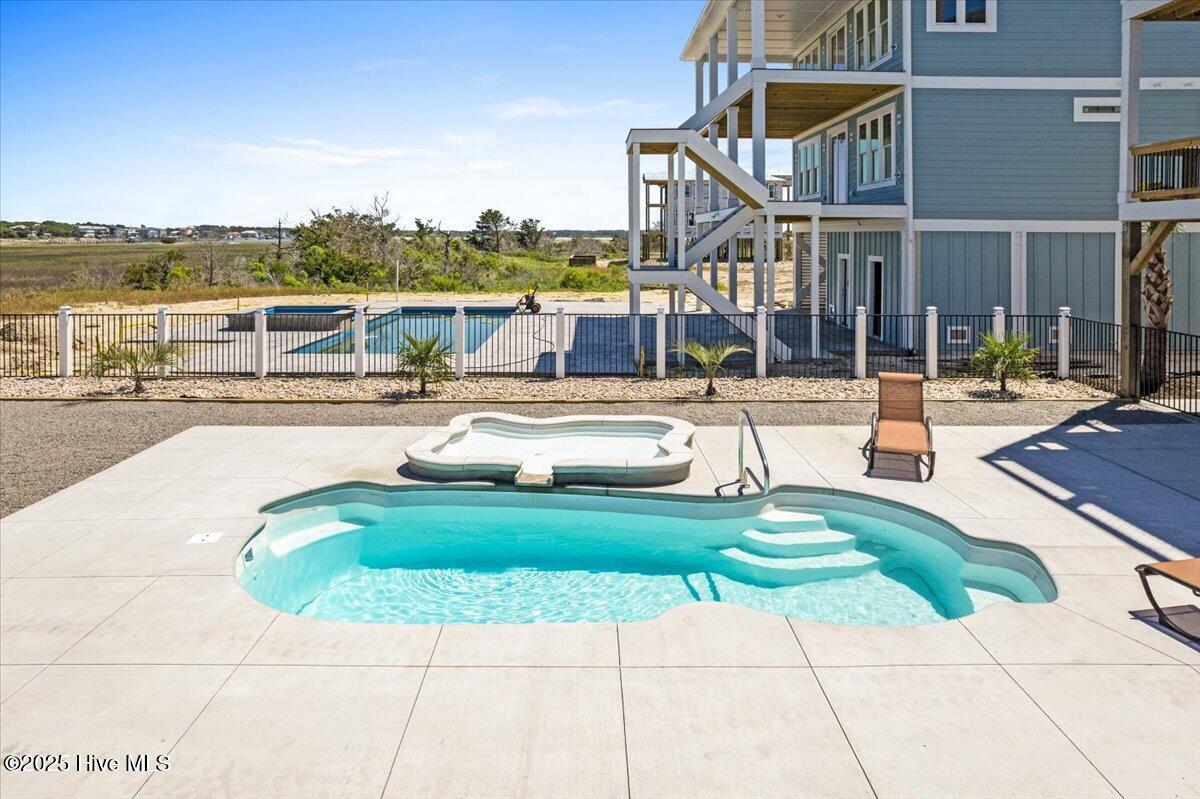 100531414 | Photo 10