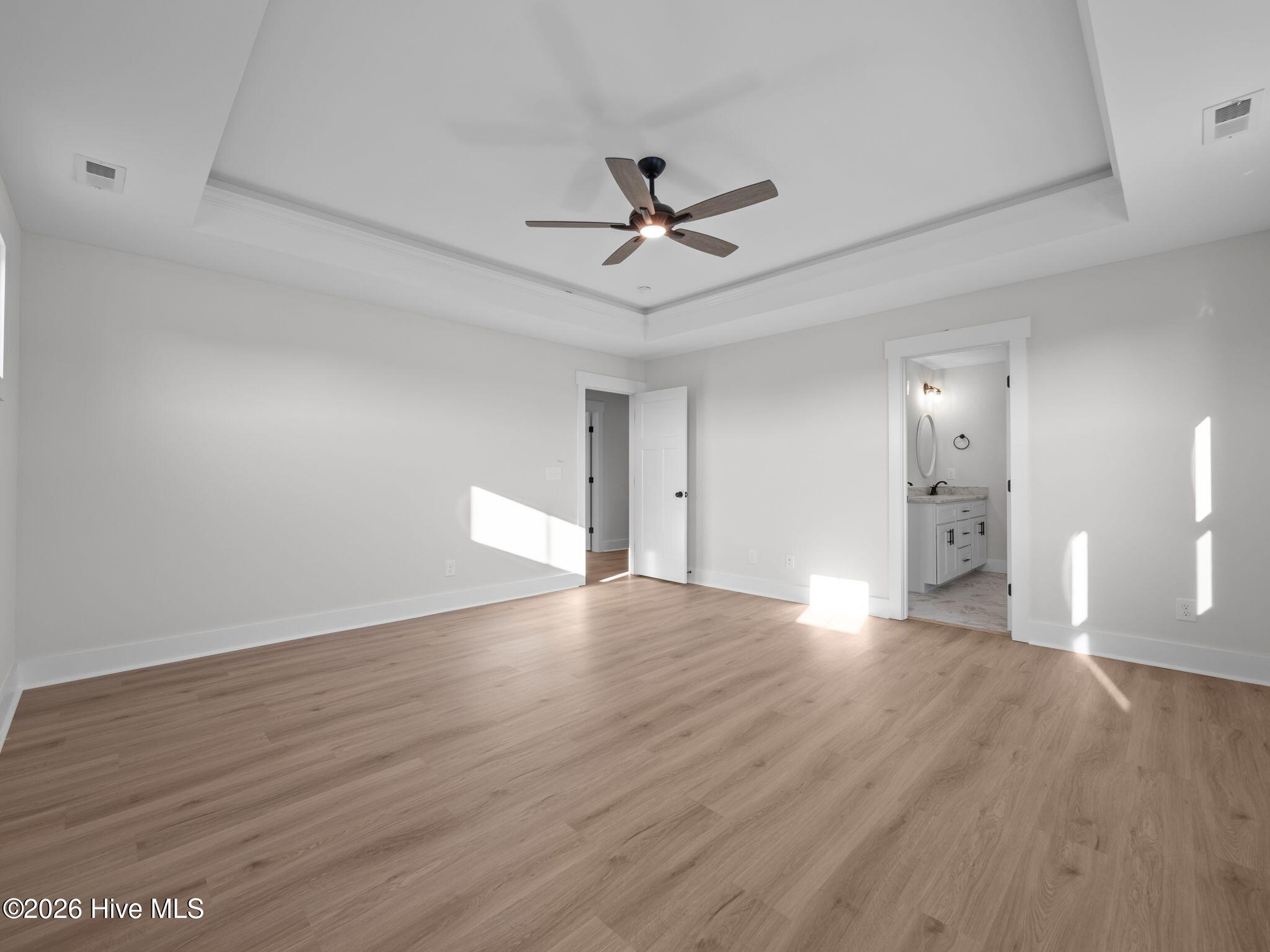 100543502 | Photo 30