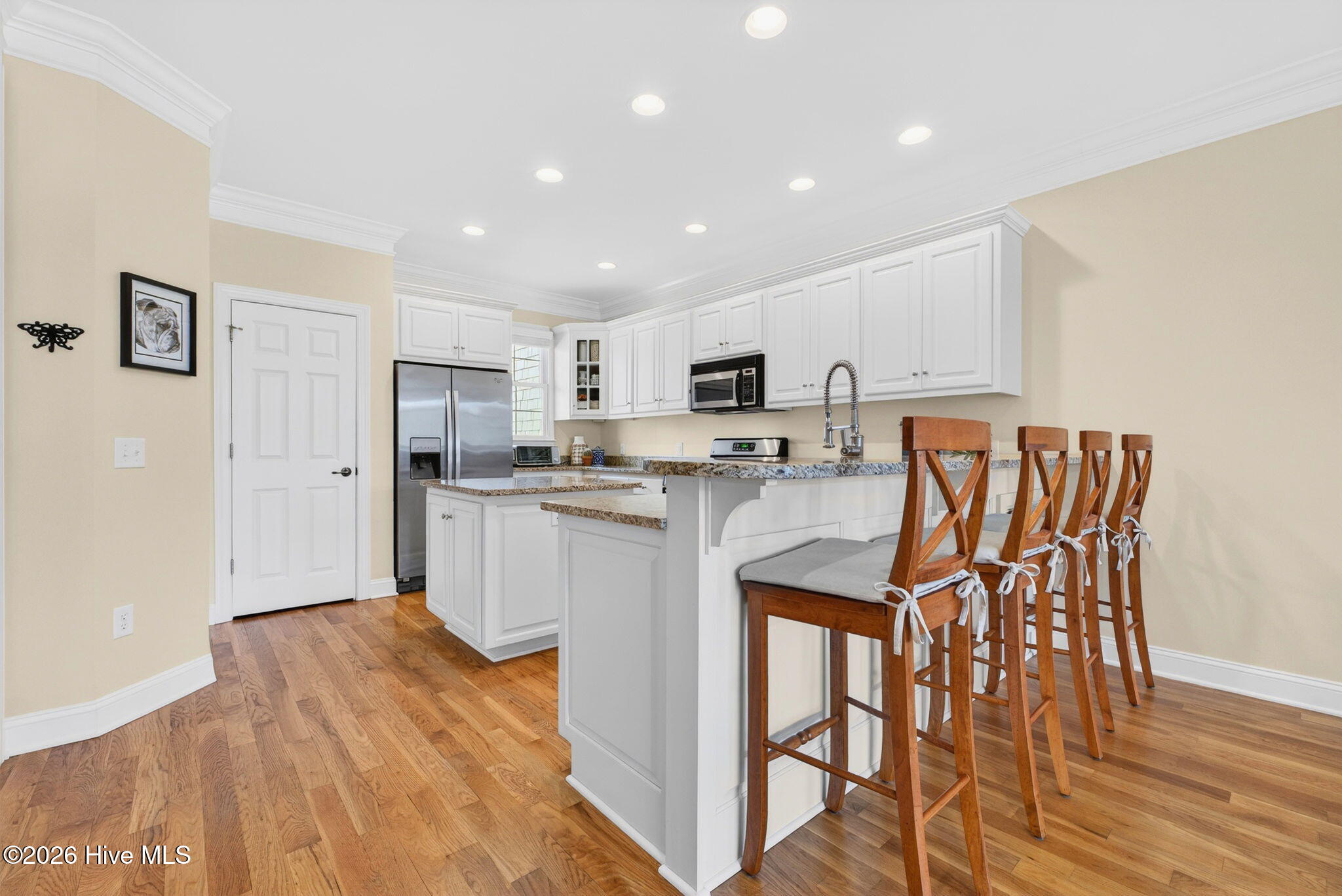 100561397 | Photo 15