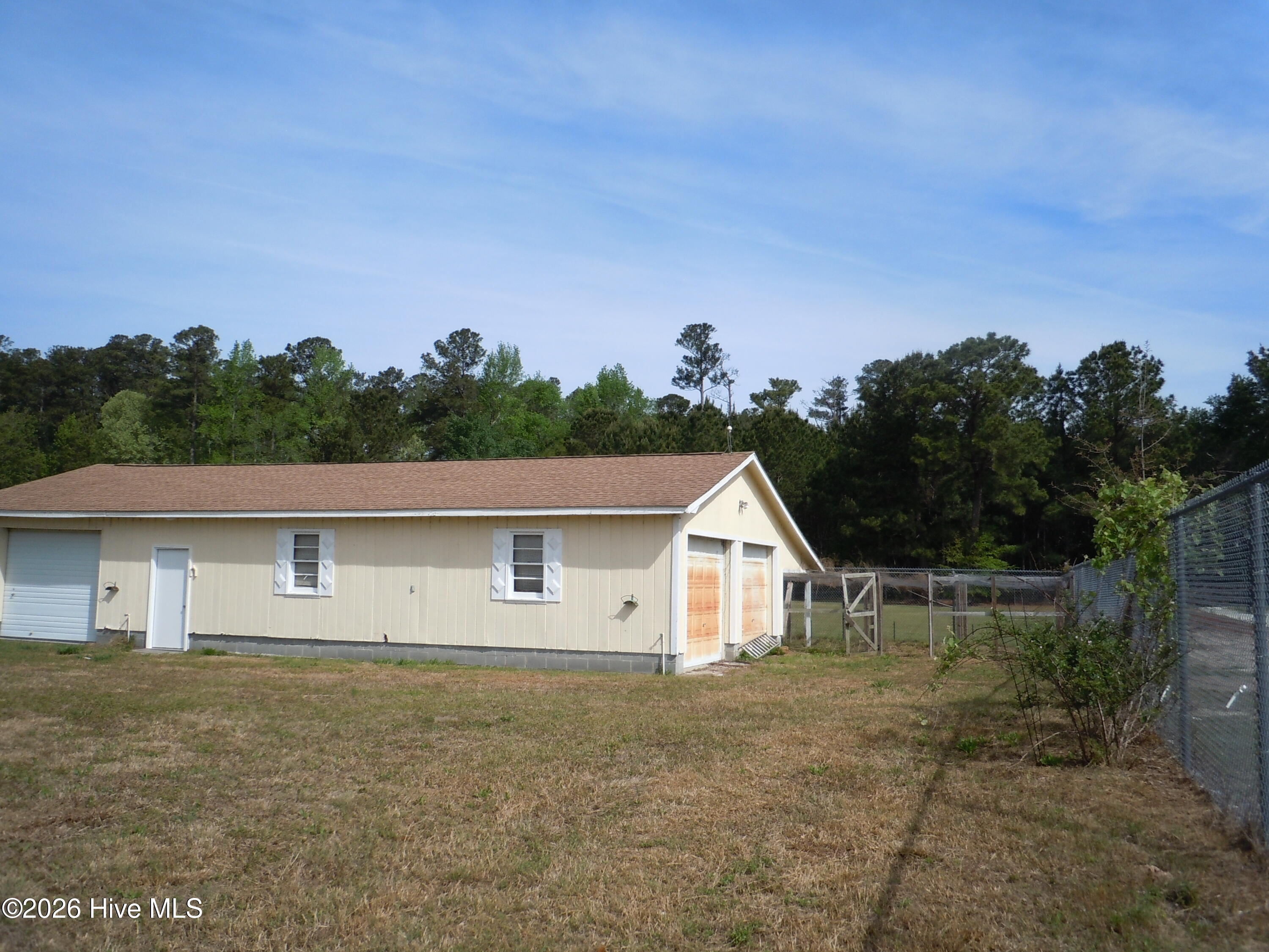 100565752 | Photo 63