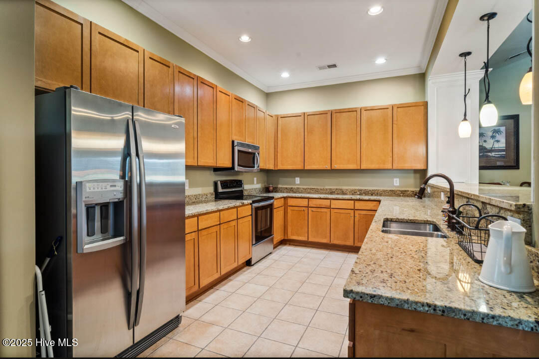 100537525 | Photo 65