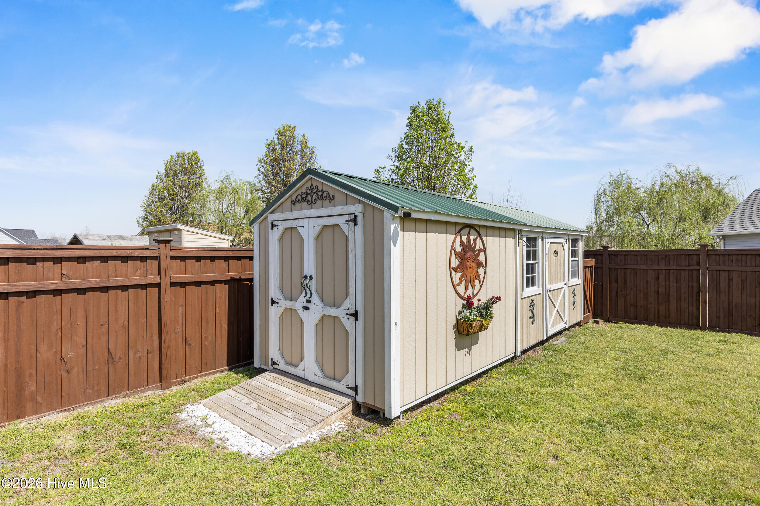 100562673 | Photo 36