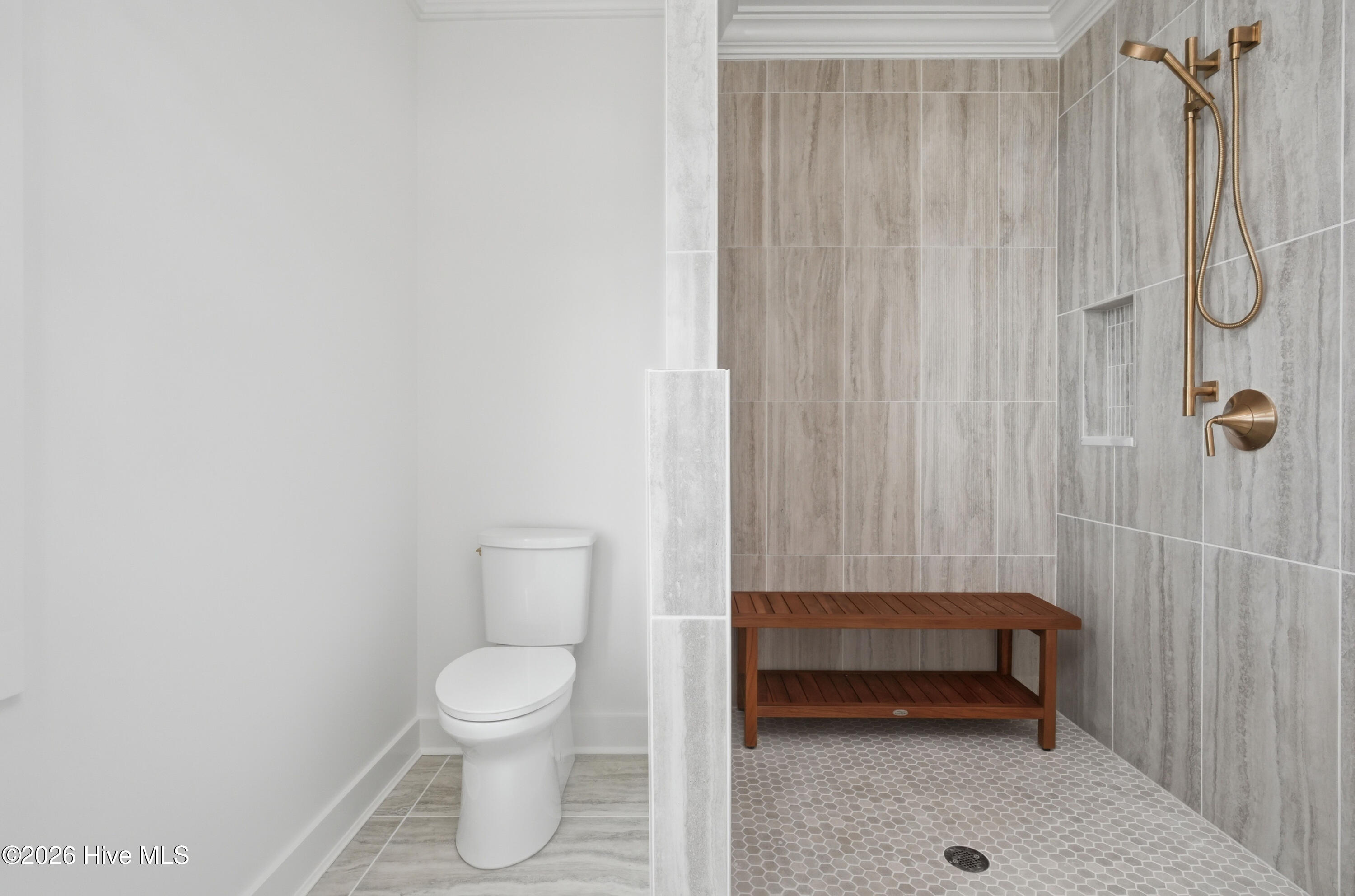 100508019 | Photo 39