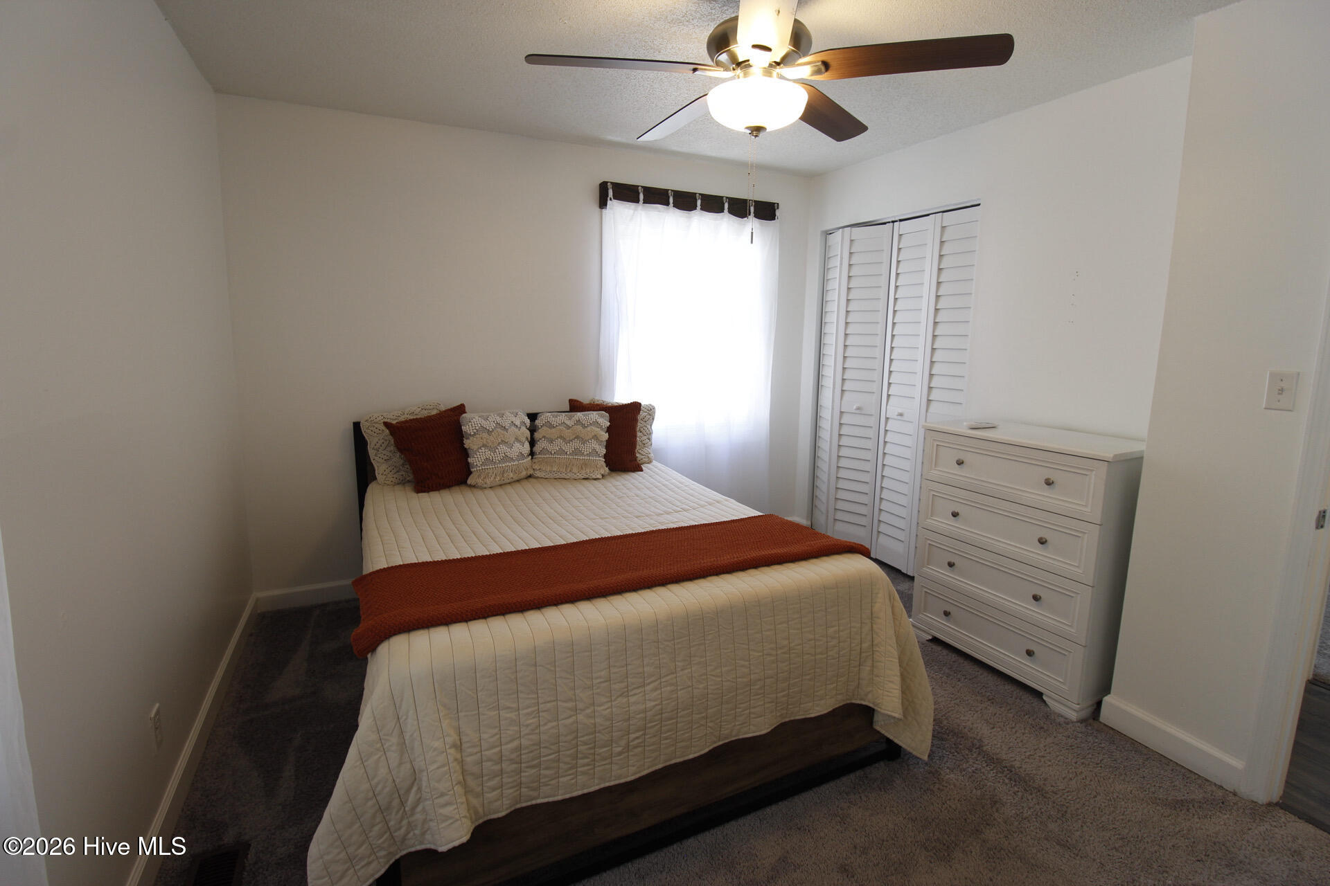 100569705 | Photo 22