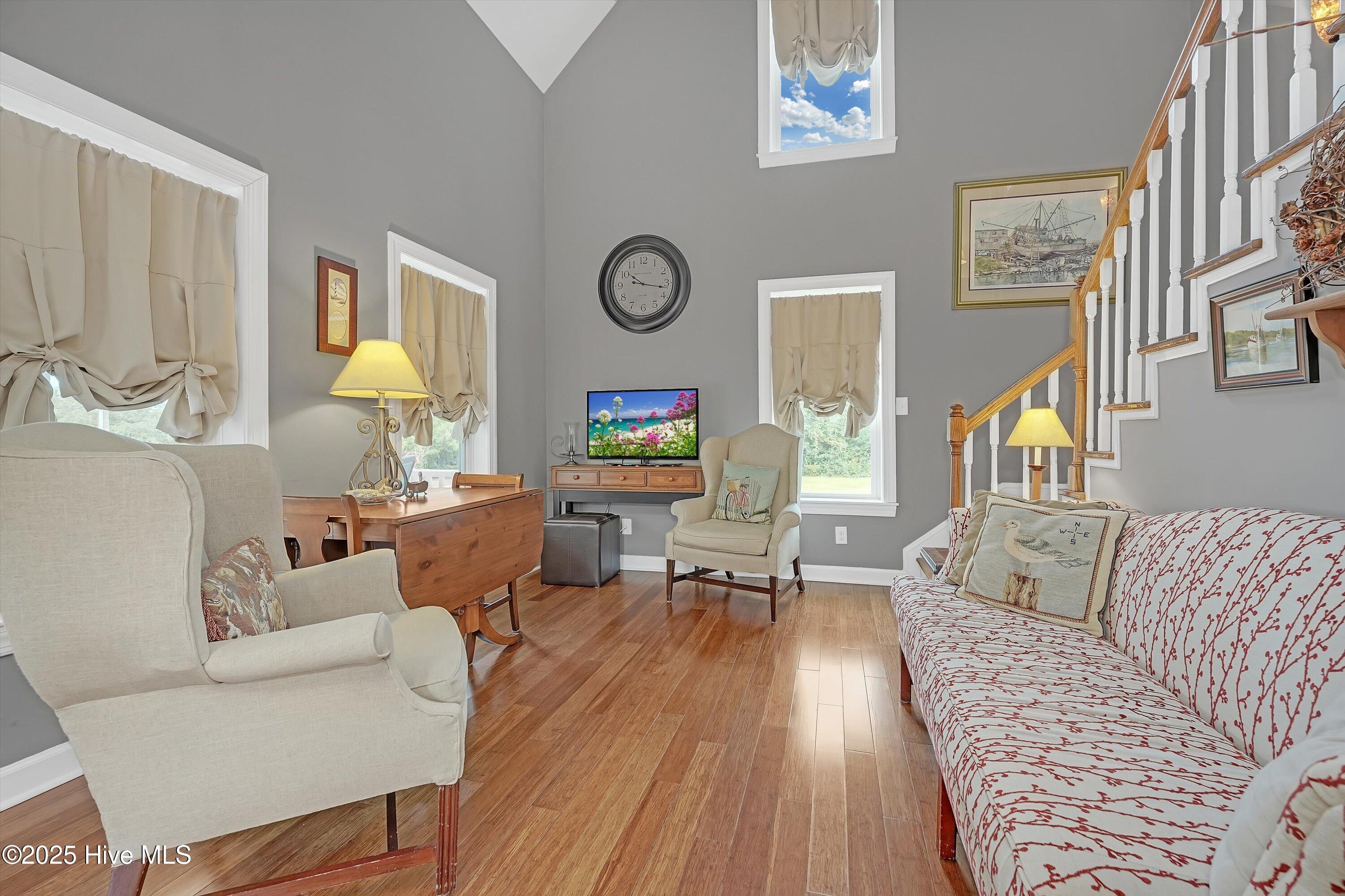 100532253 | Photo 10