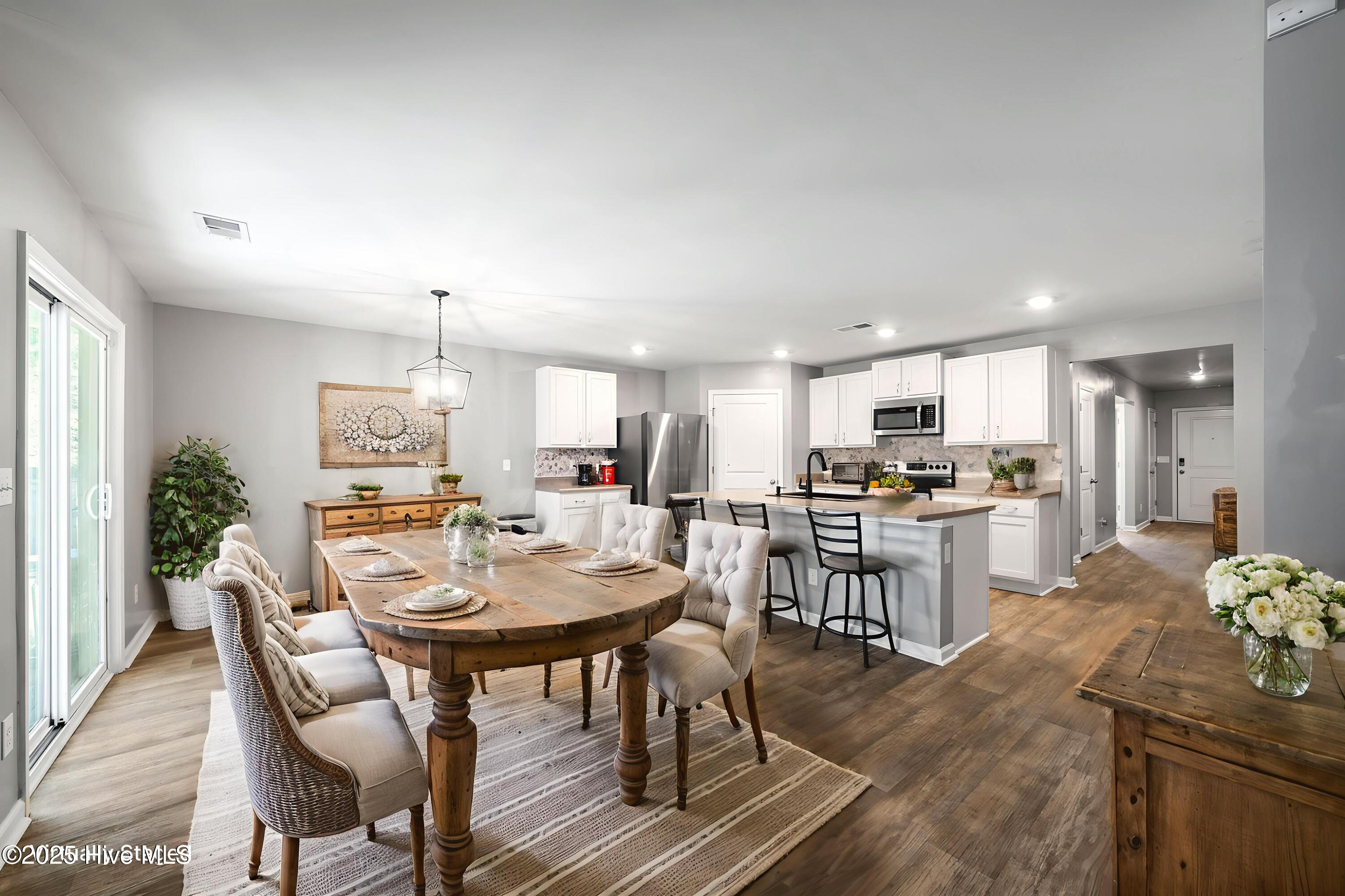 100538063 | Photo 29