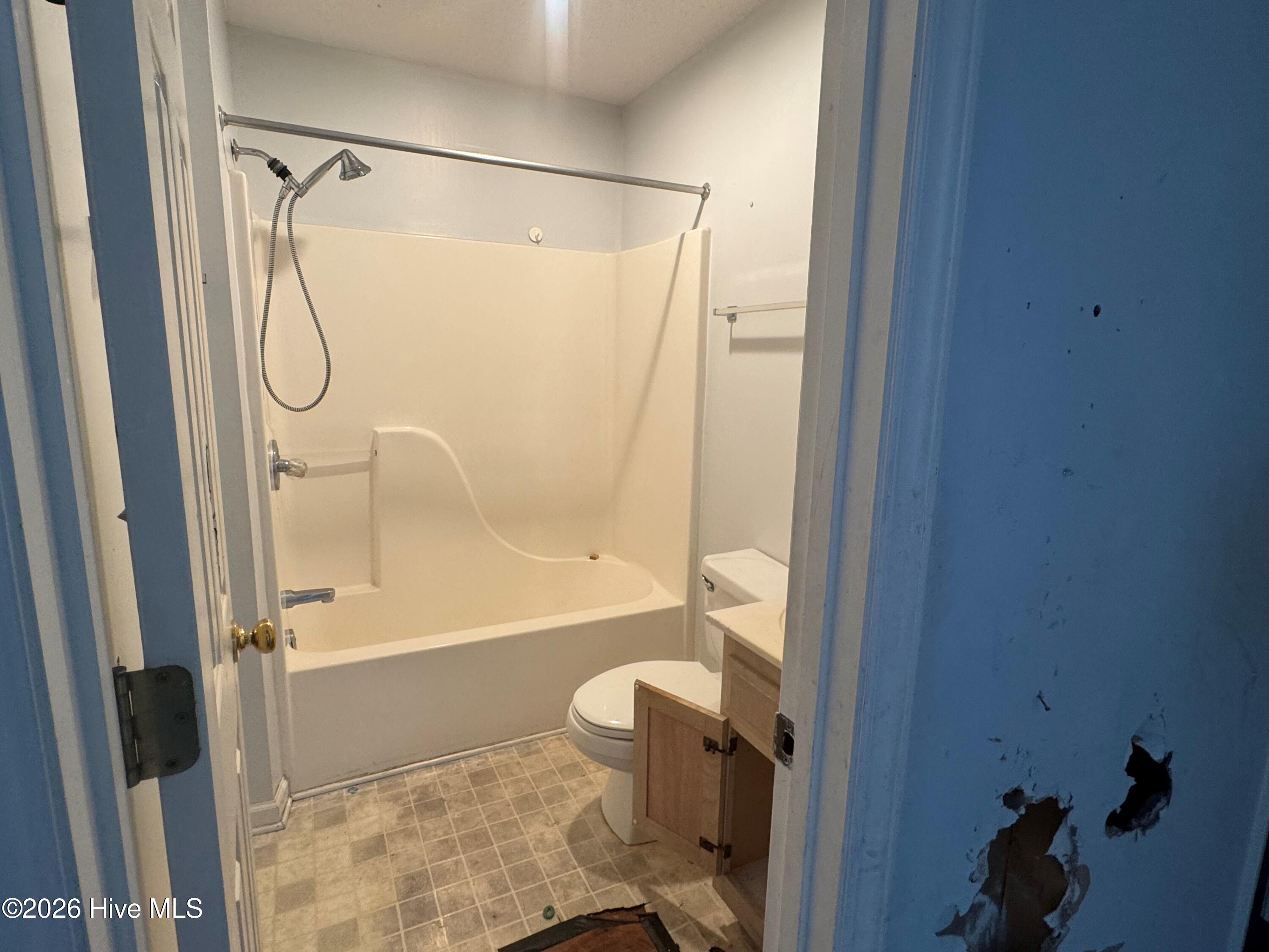 100561066 | Photo 23