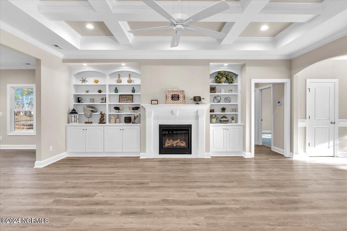 100524155 | Photo 18