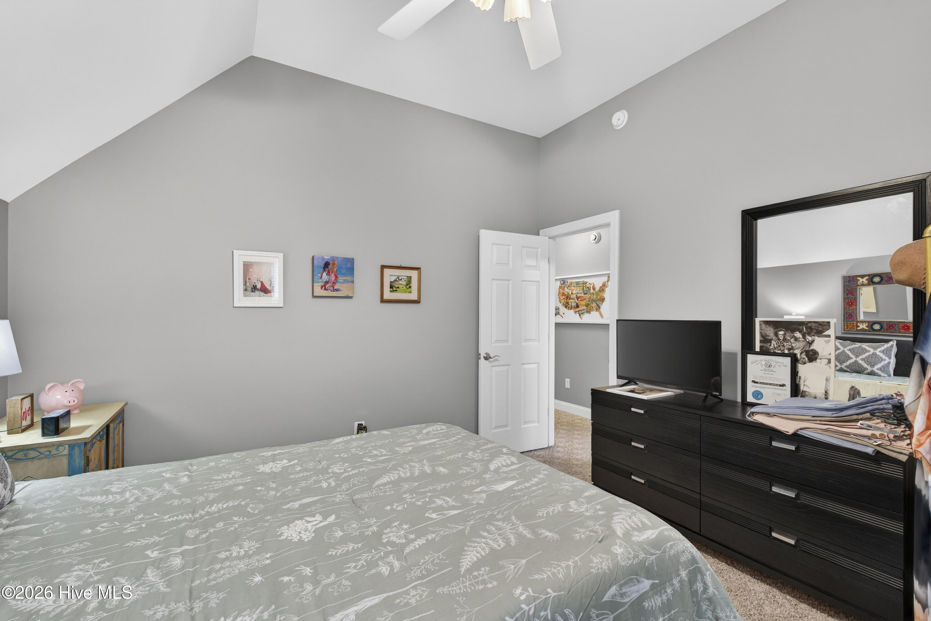 100557887 | Photo 43