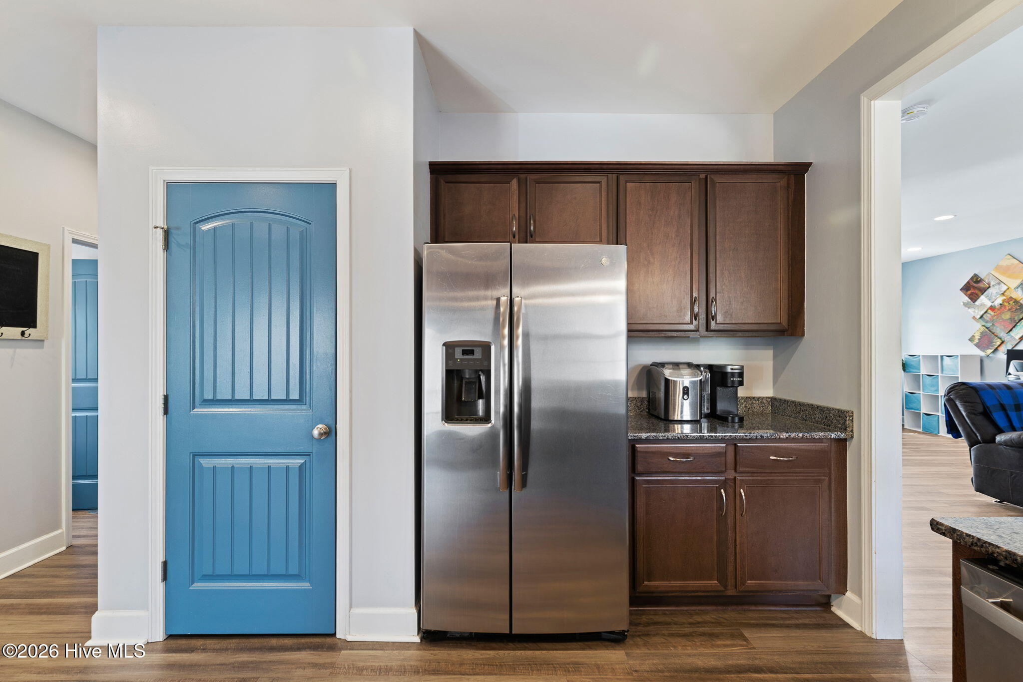 100550782 | Photo 25