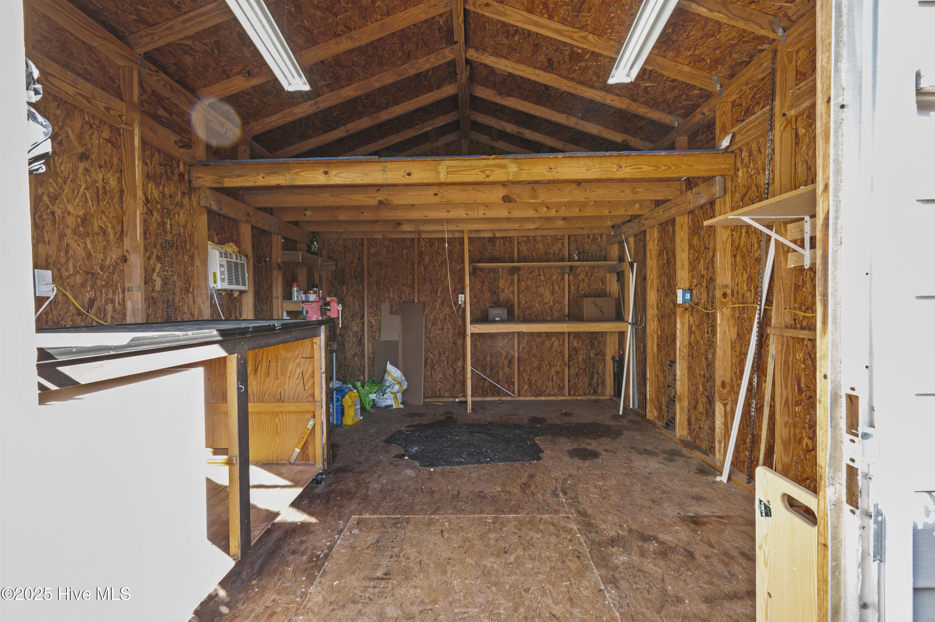 100546481 | Photo 38