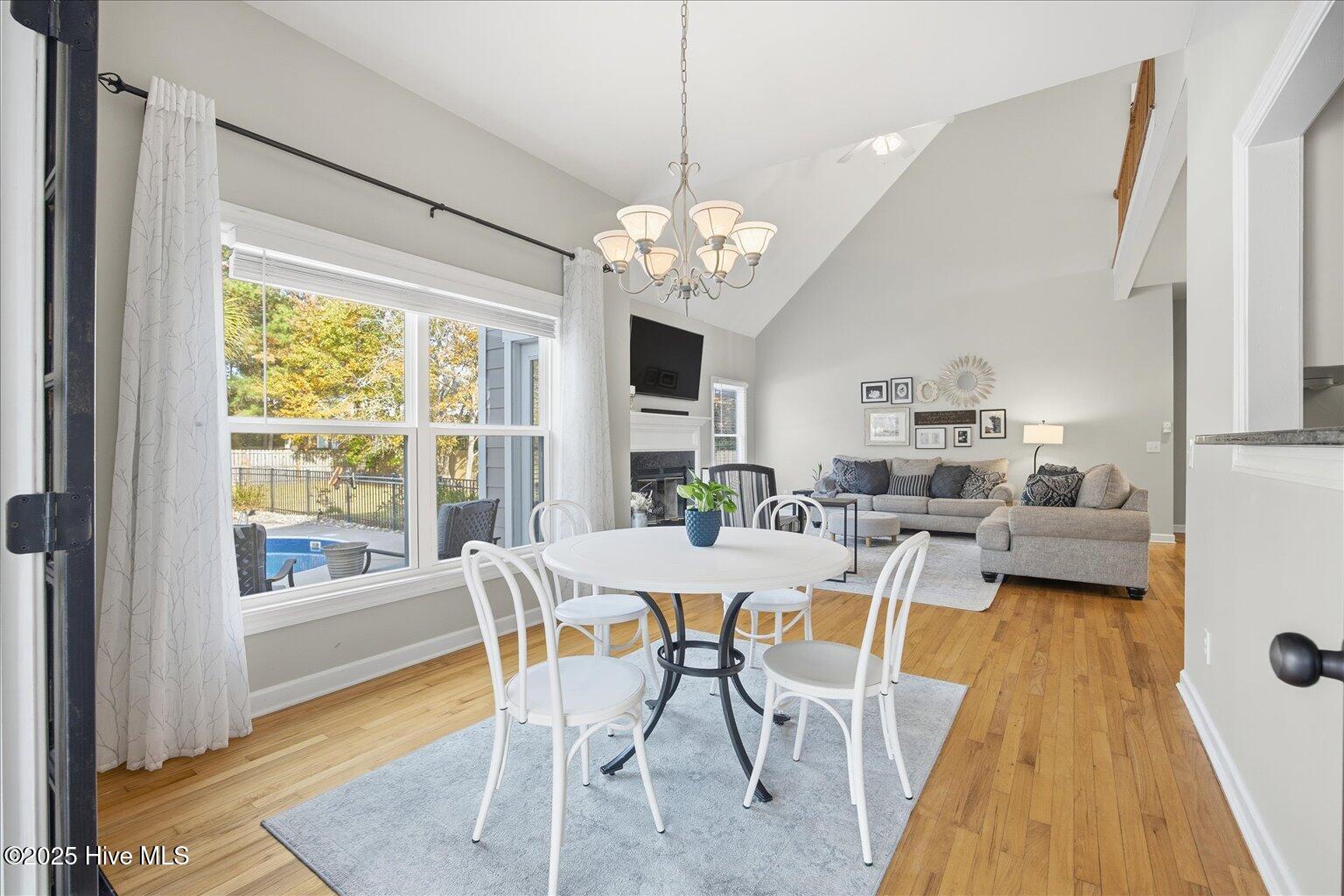 100542607 | Photo 11