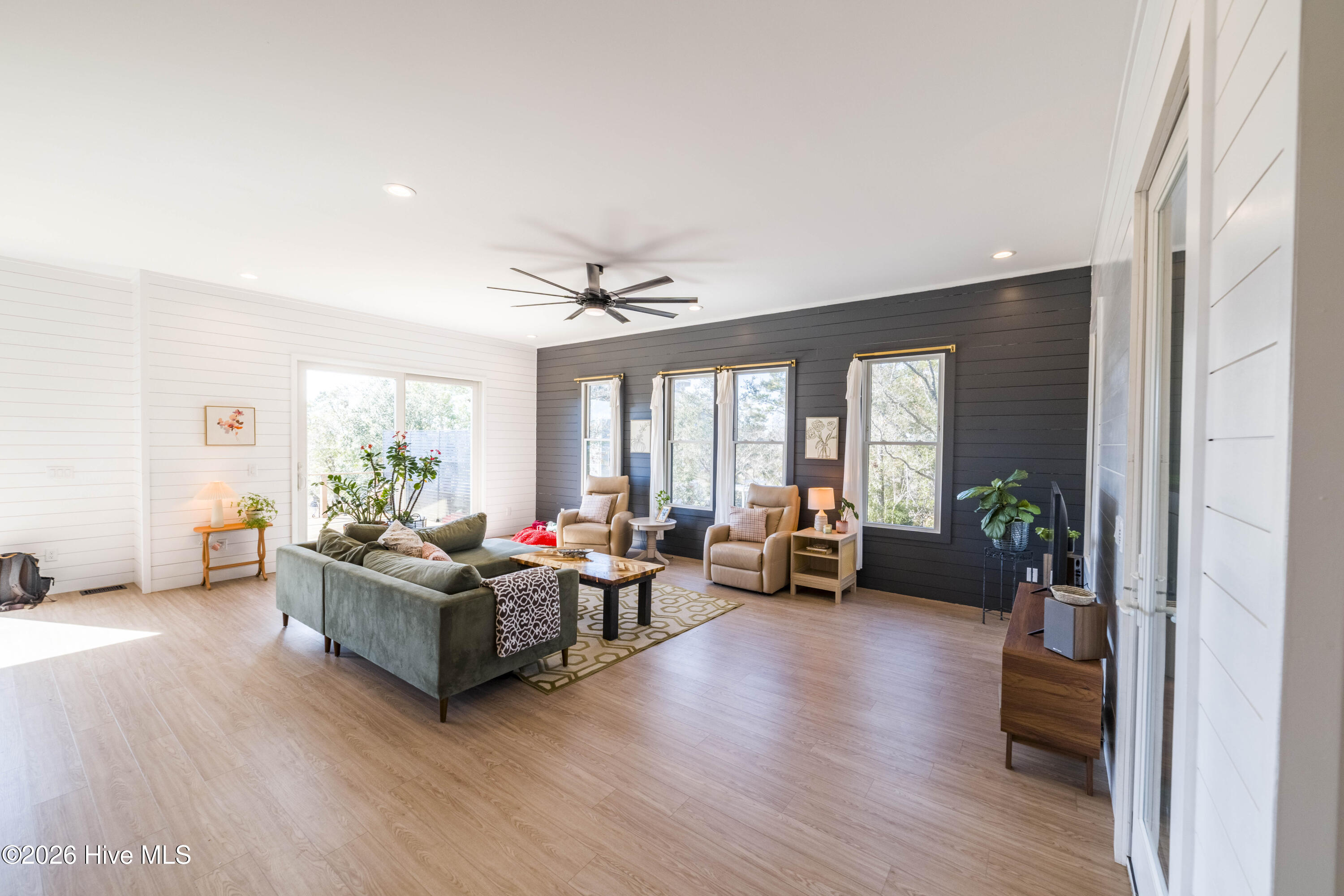 100554850 | Photo 60