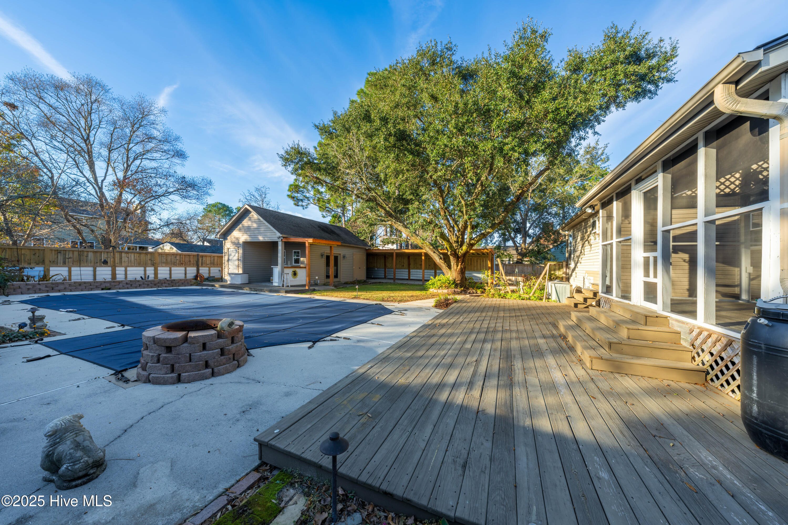 100547414 | Photo 28