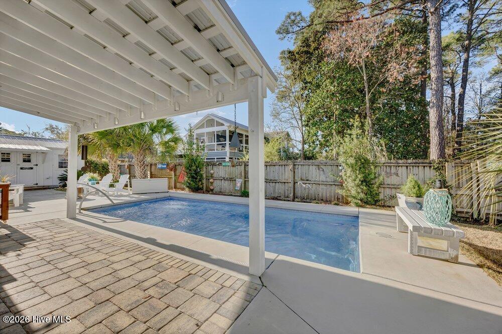 100561584 | Photo 34