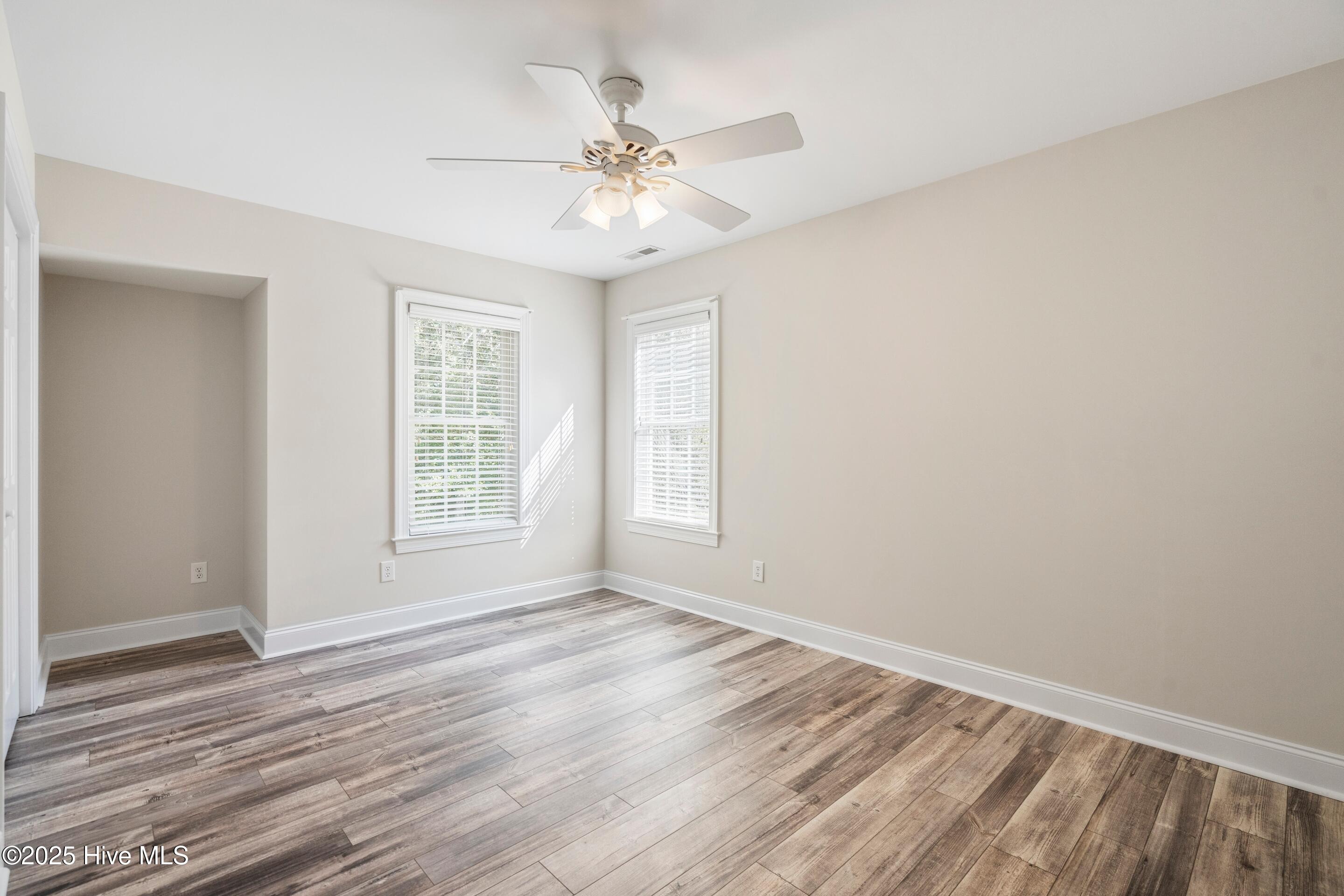 100537413 | Photo 42