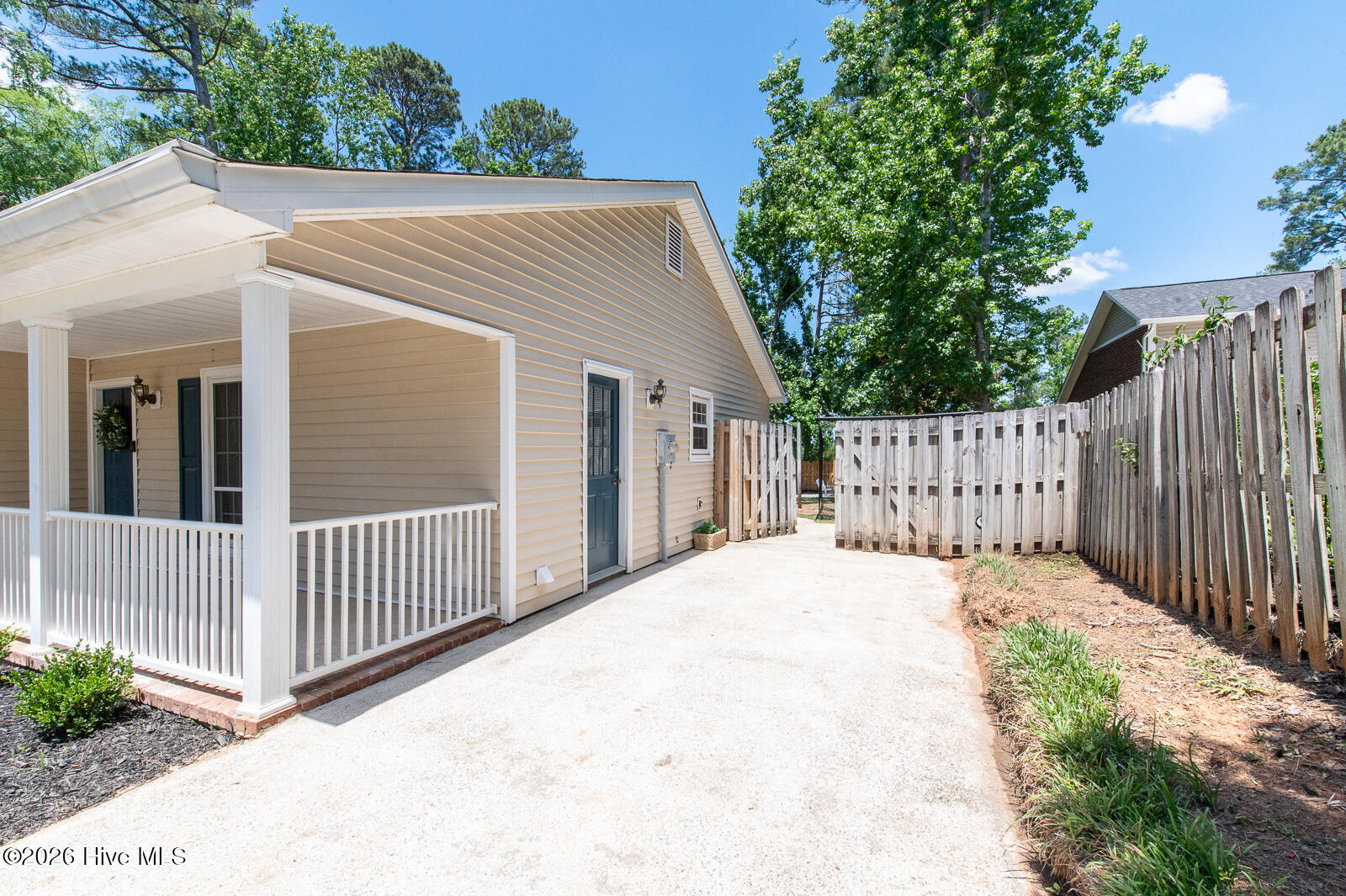 Extended Driveway!