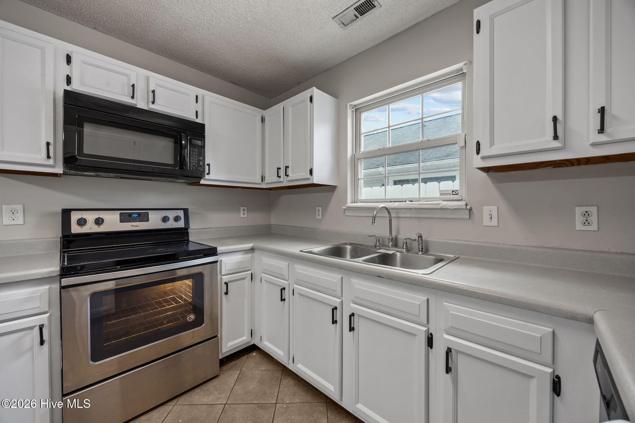 100553131 | Photo 14