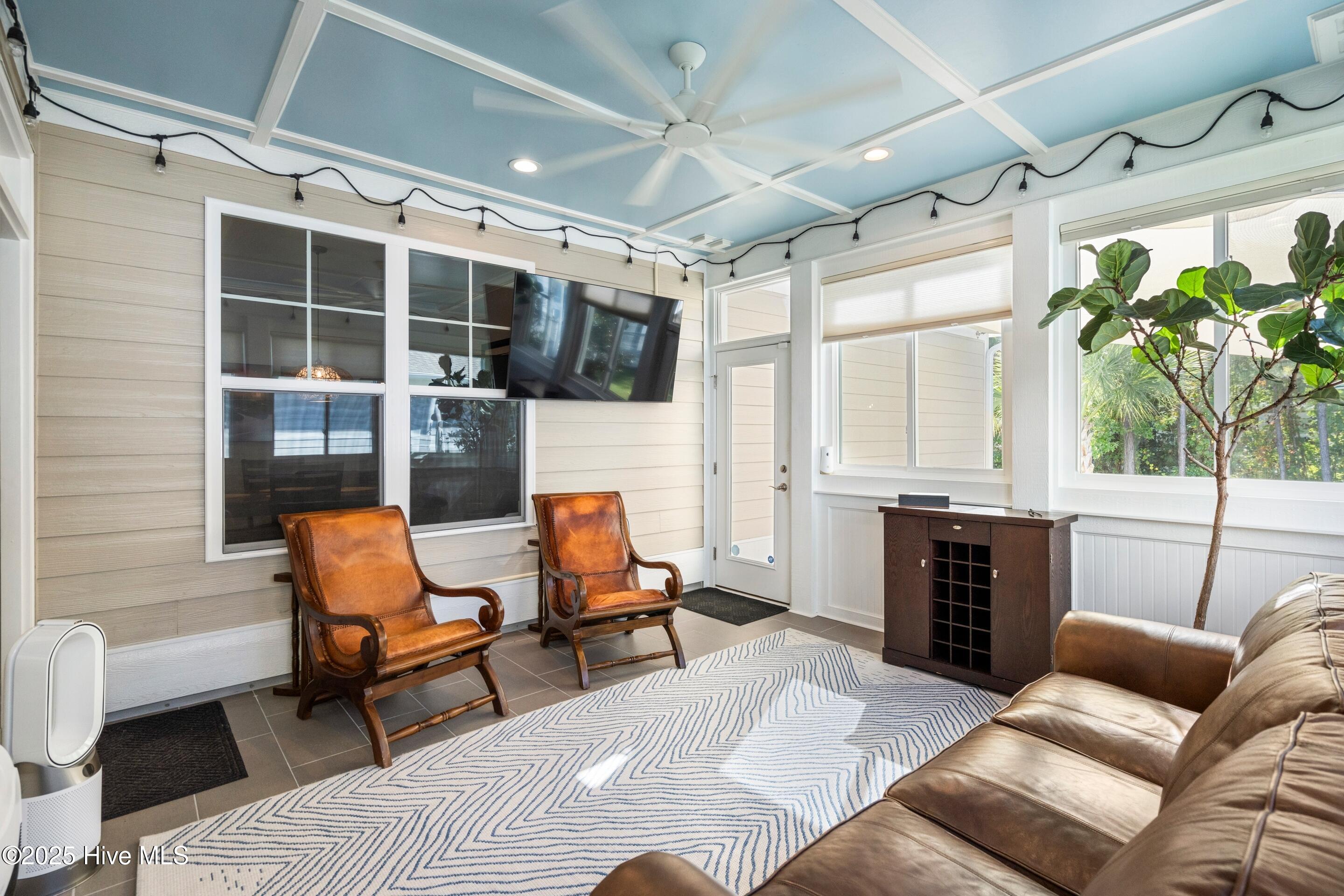 100551438 | Photo 46