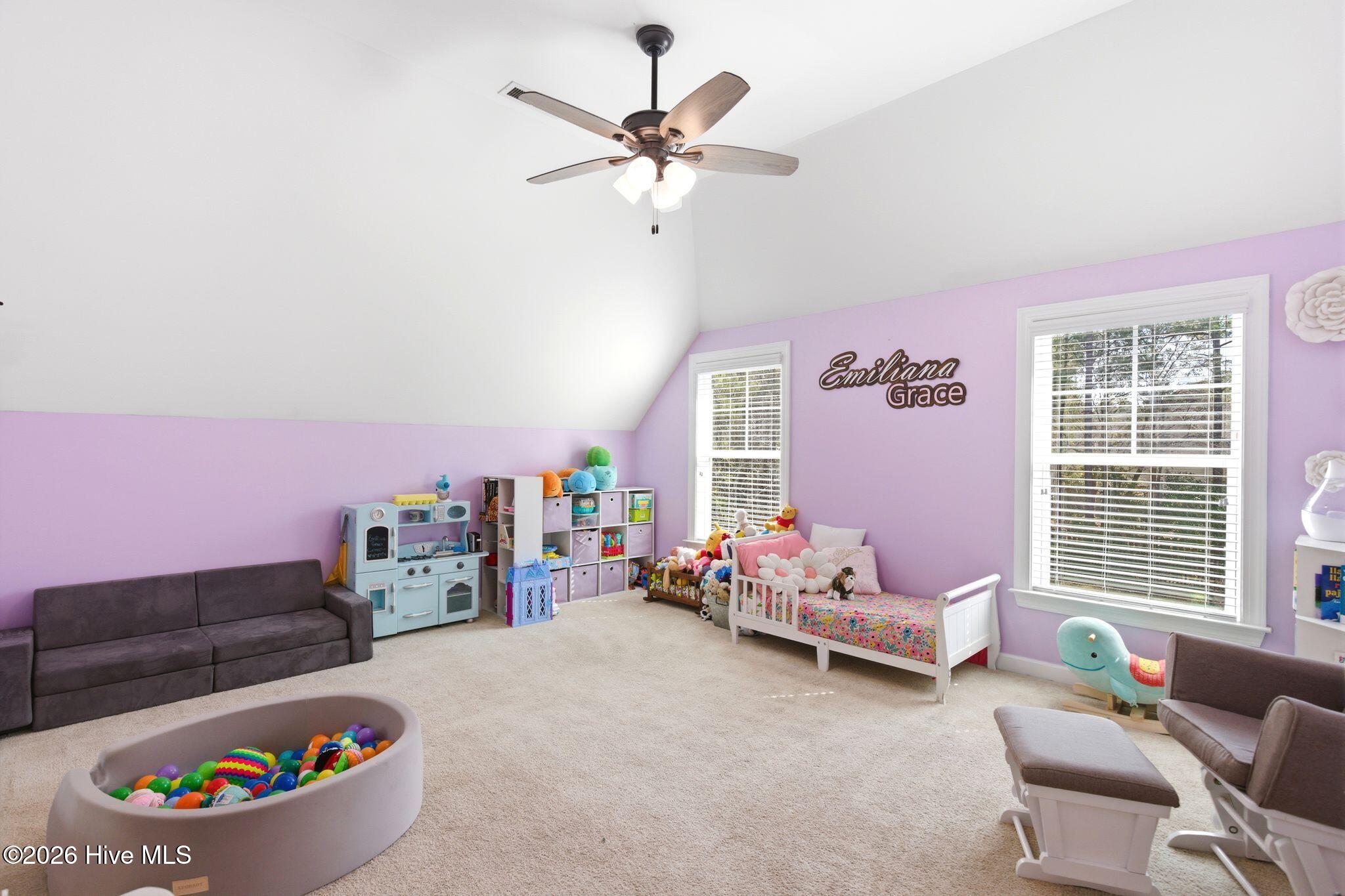 100563379 | Photo 39