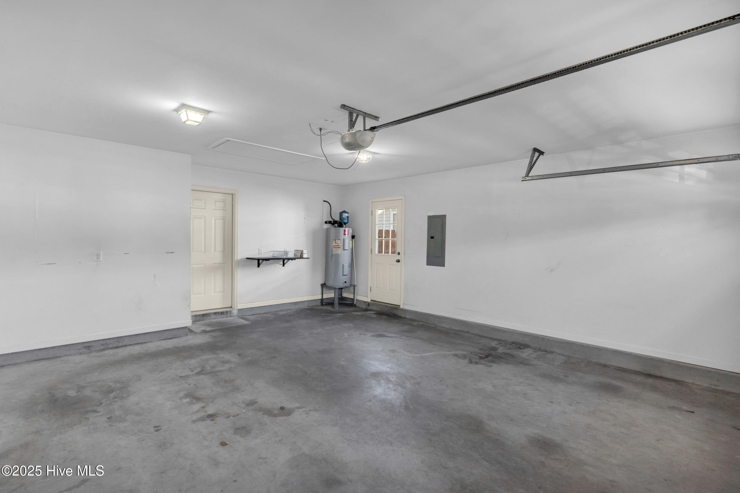 100545882 | Photo 26