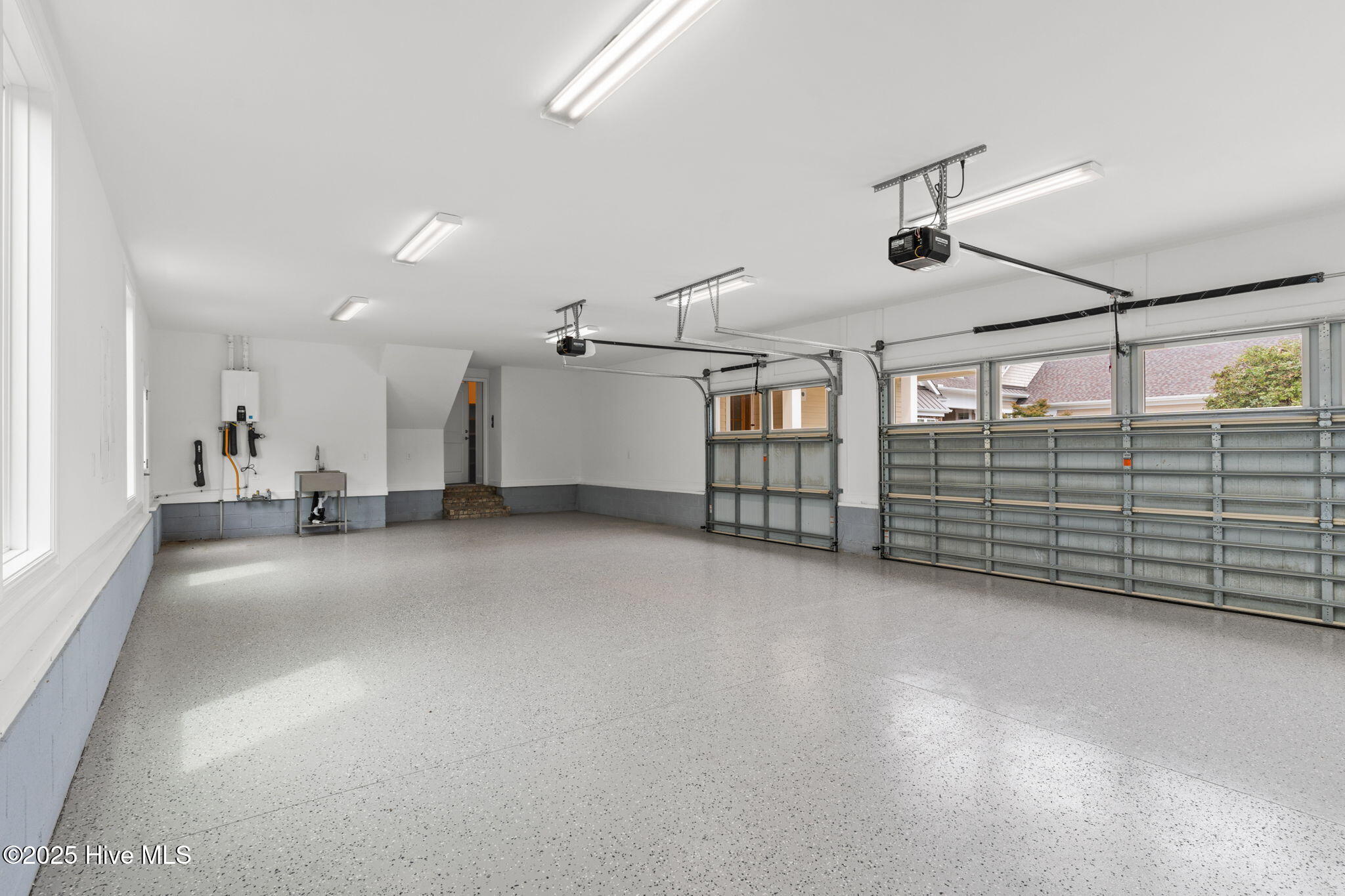 100524030 | Photo 59