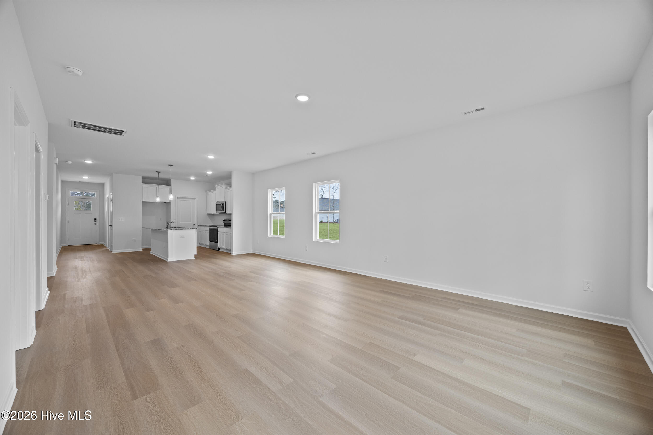 100553228 | Photo 22