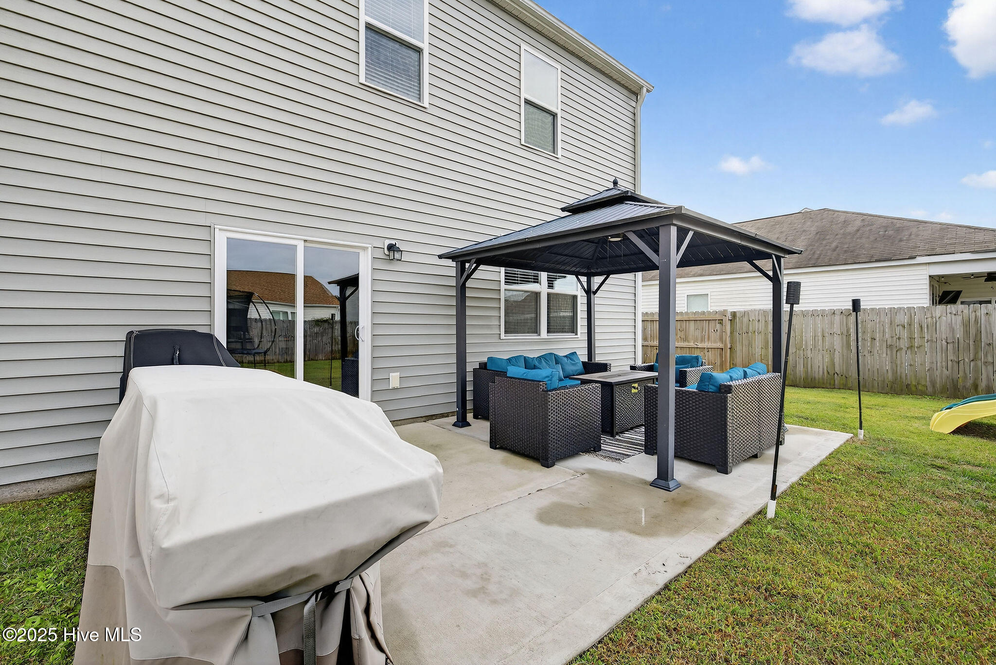 100535181 | Photo 43