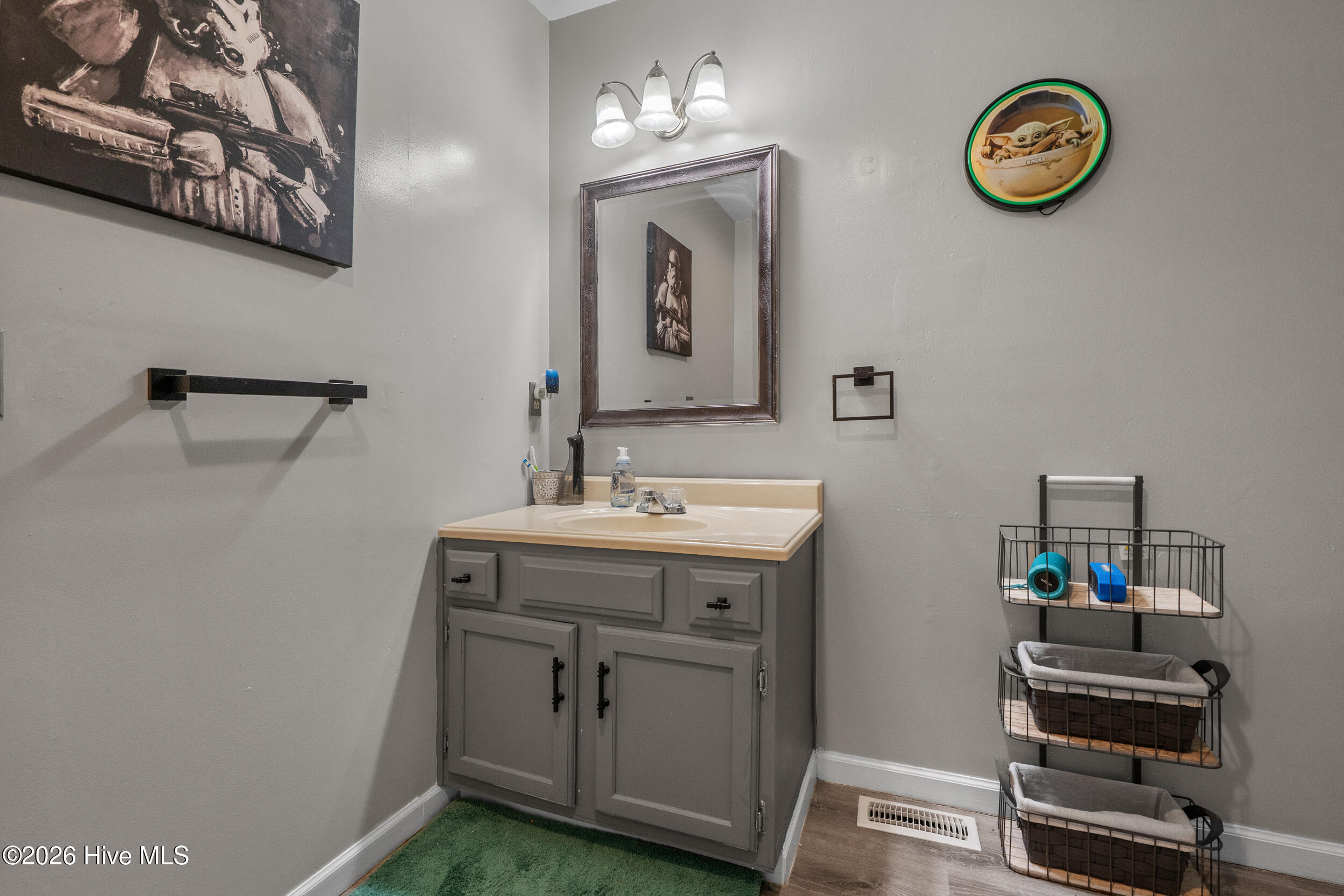 100556082 | Photo 27